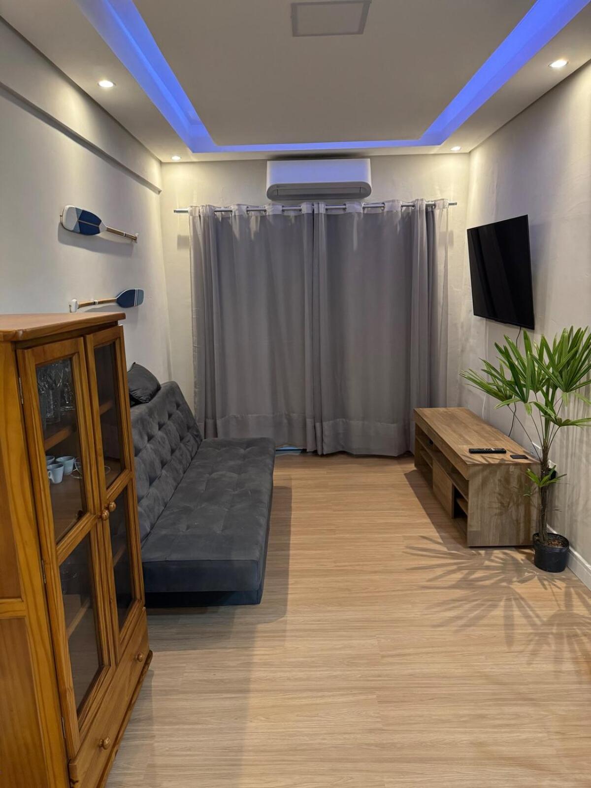 Luizabela - apartamento pé na areia Praia Grande