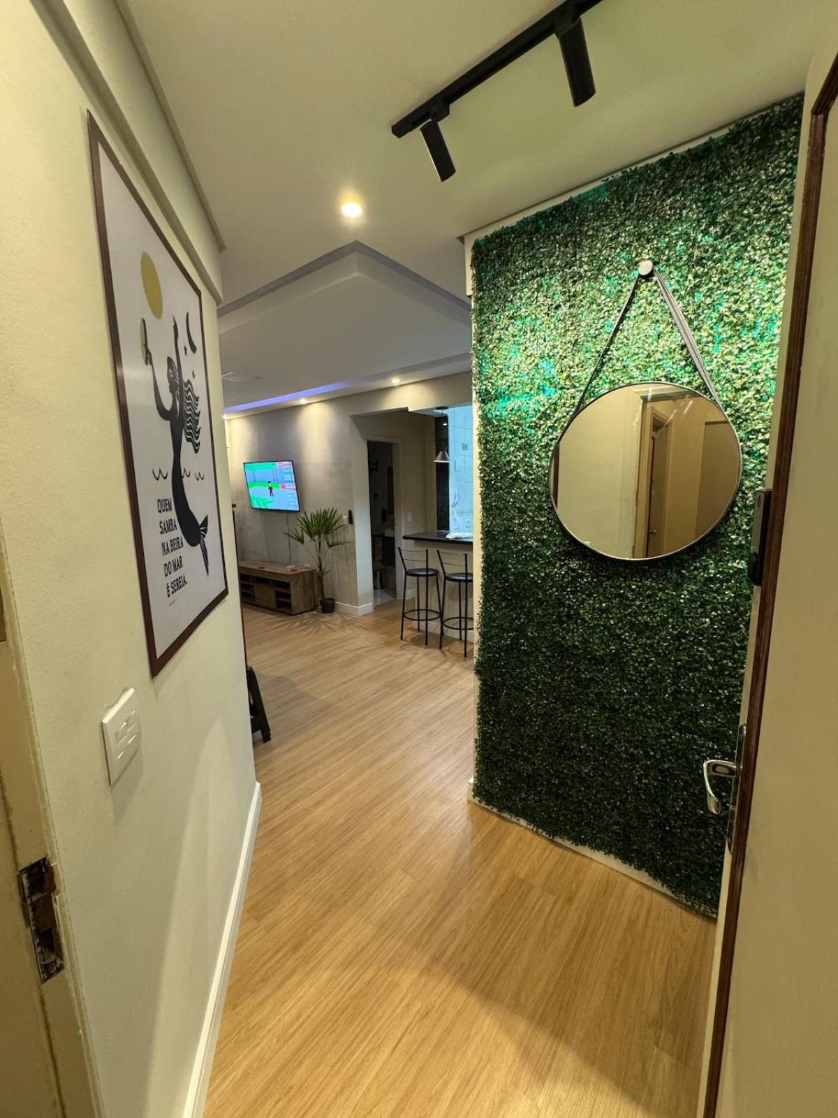 Luizabela - apartamento pé na areia Praia Grande