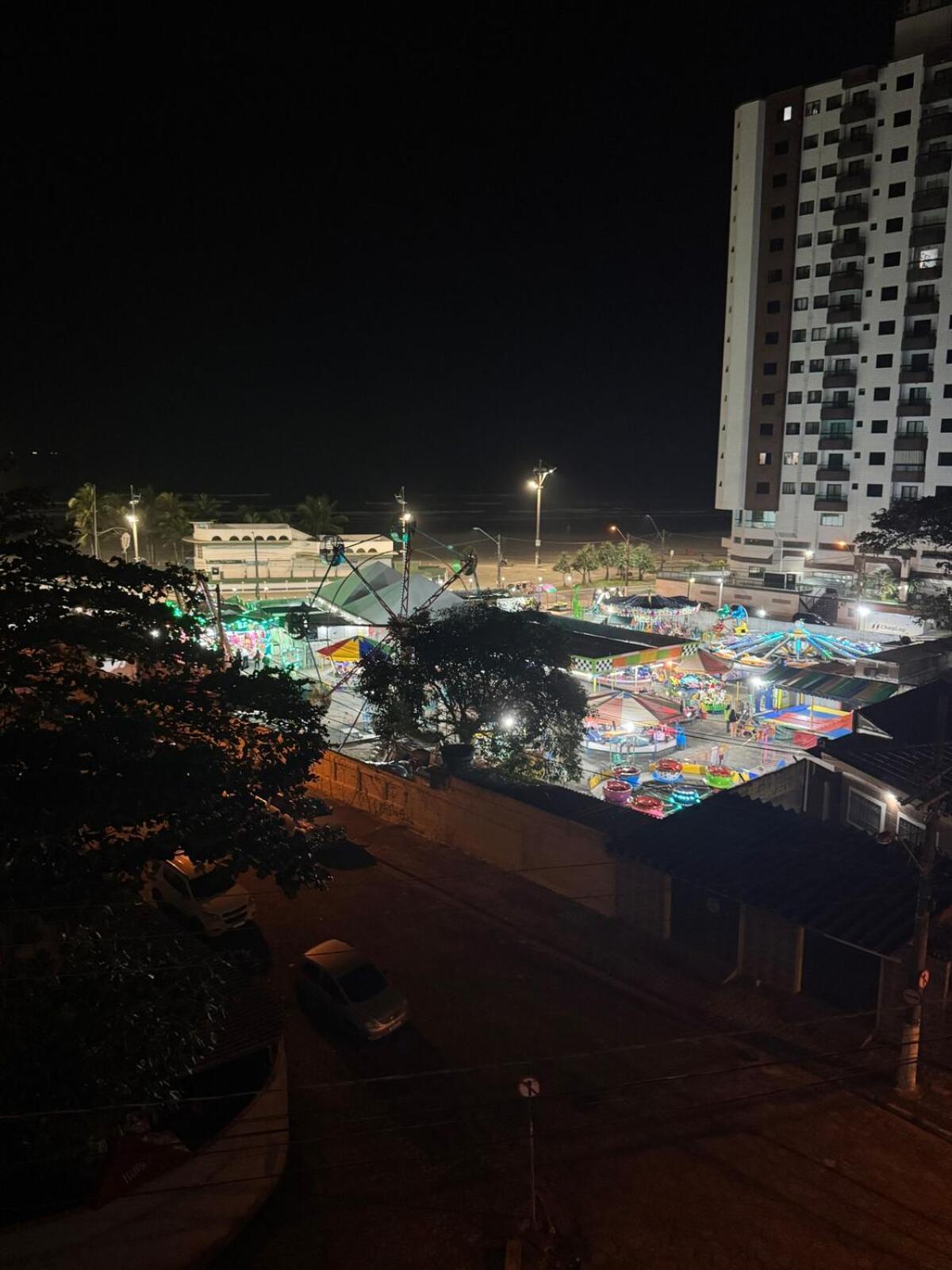 Luizabela - apartamento pé na areia Praia Grande