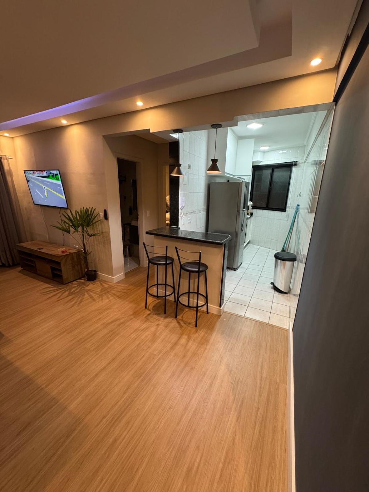 Luizabela - apartamento pé na areia Praia Grande