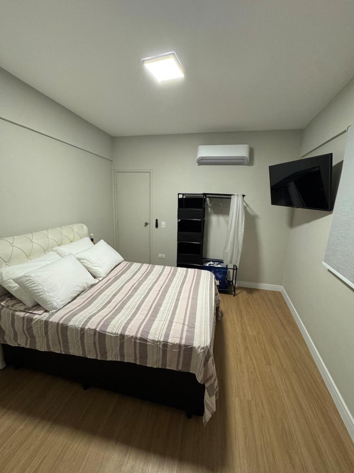 Luizabela - apartamento pé na areia Praia Grande