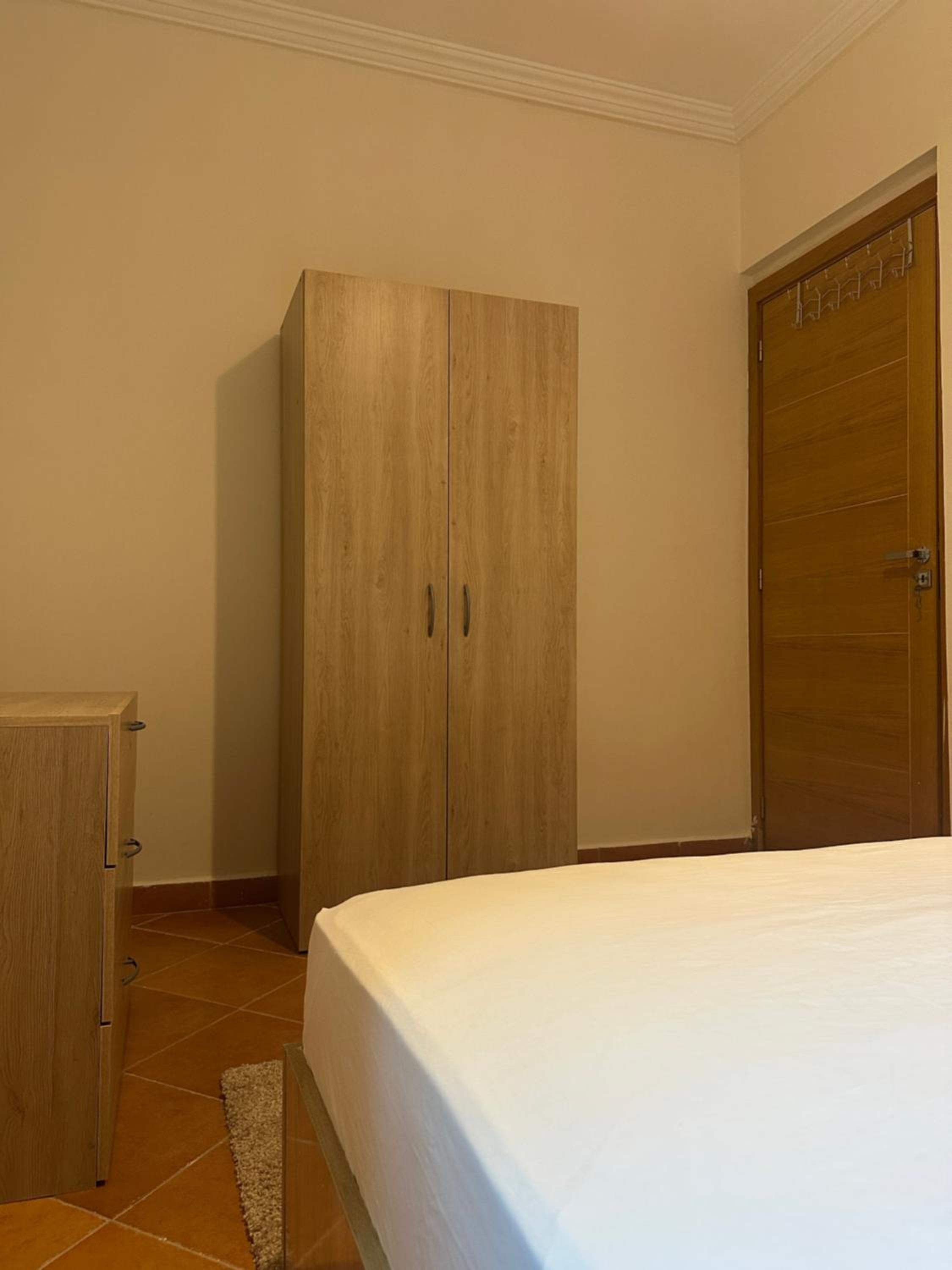 Charming Central 2 Bedroom Apartment with Pool Near Train Station