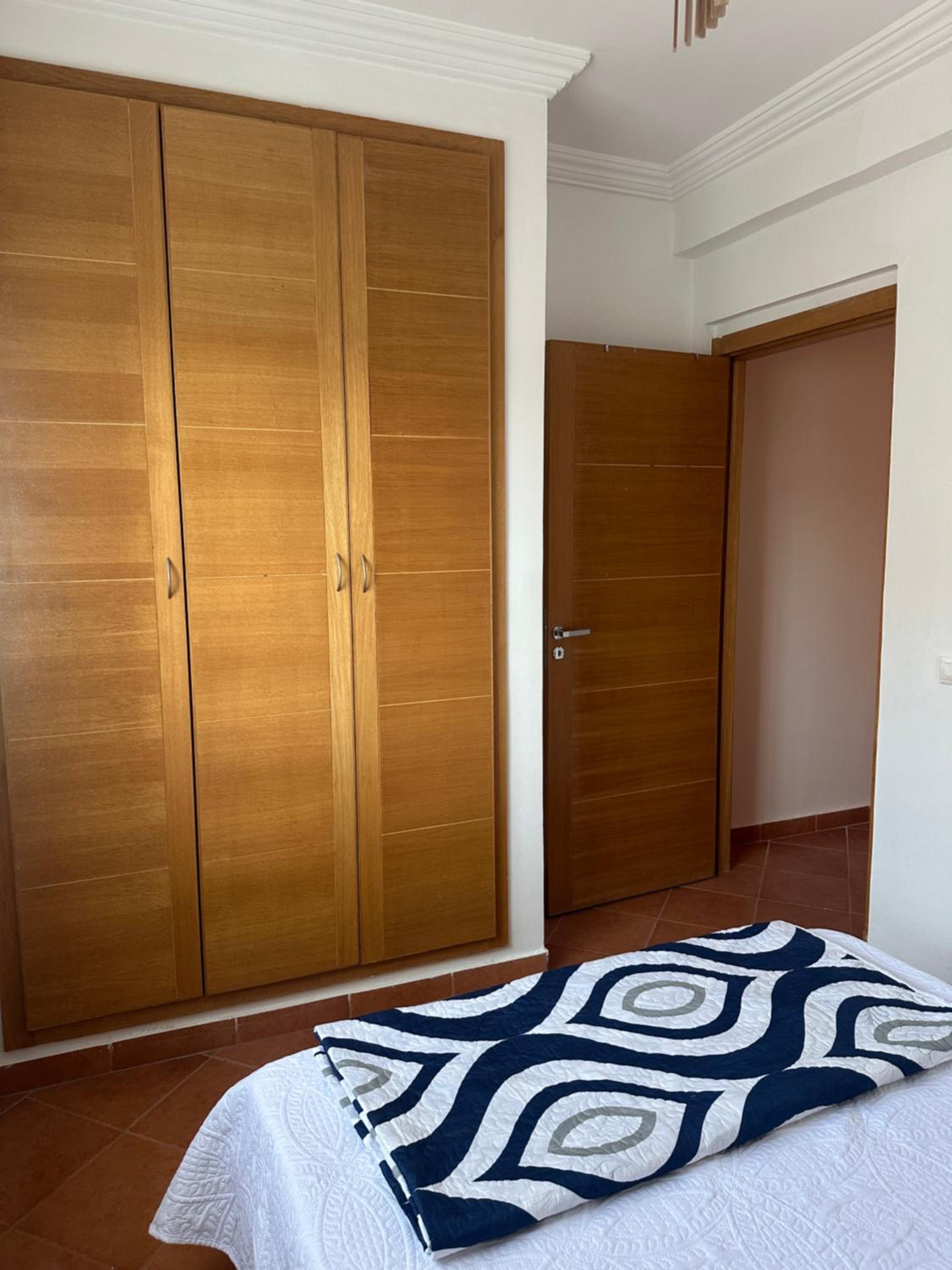 Charming Central 2 Bedroom Apartment with Pool Near Train Station