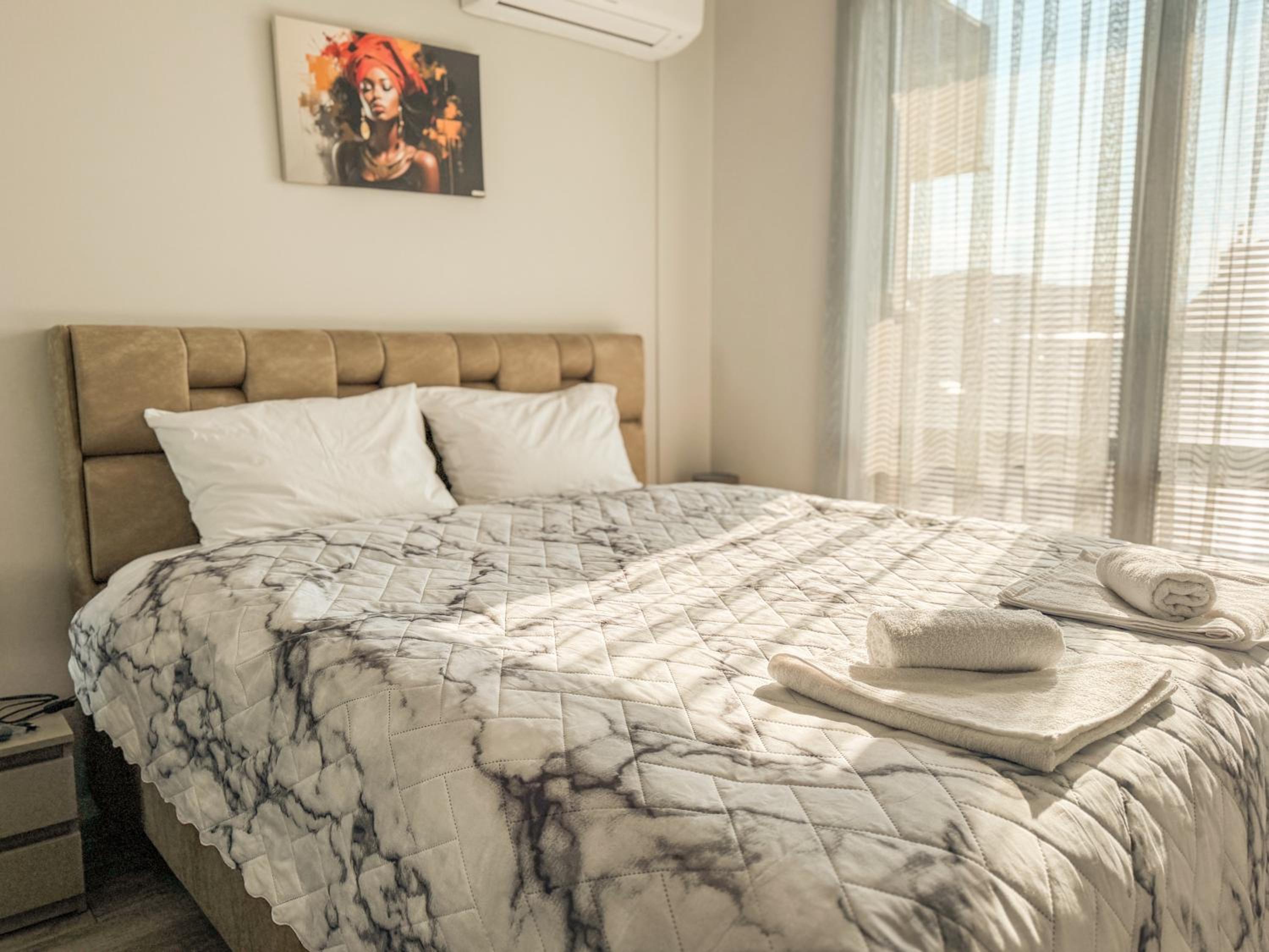 One-Bedroom Central and Modern Apartment