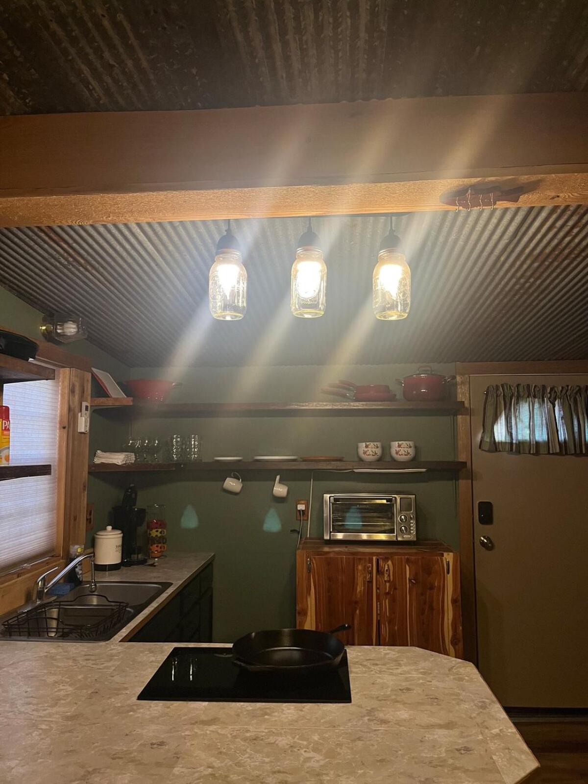 Cozy Lake Cabin