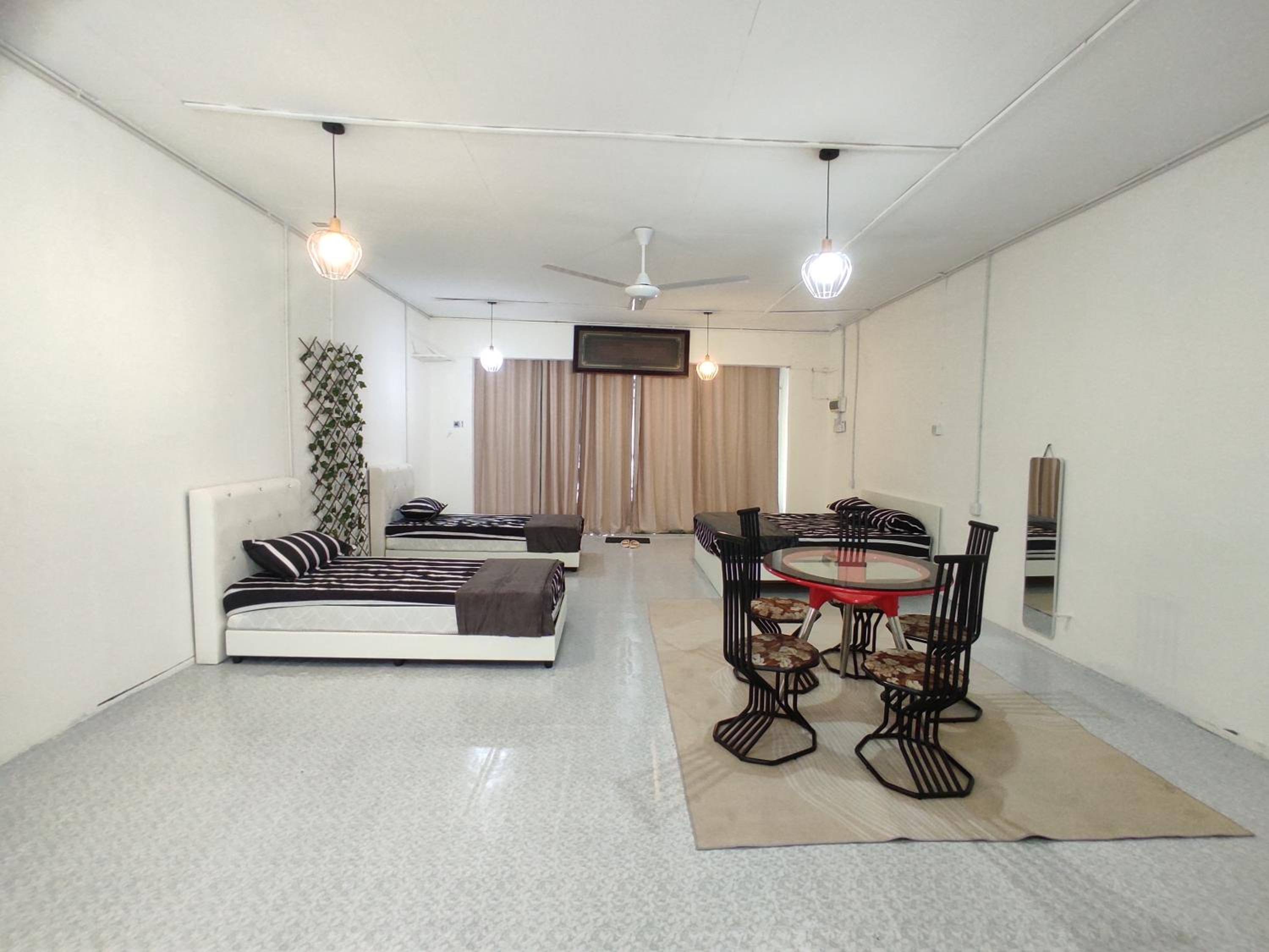 Homestay RnR CafeStay