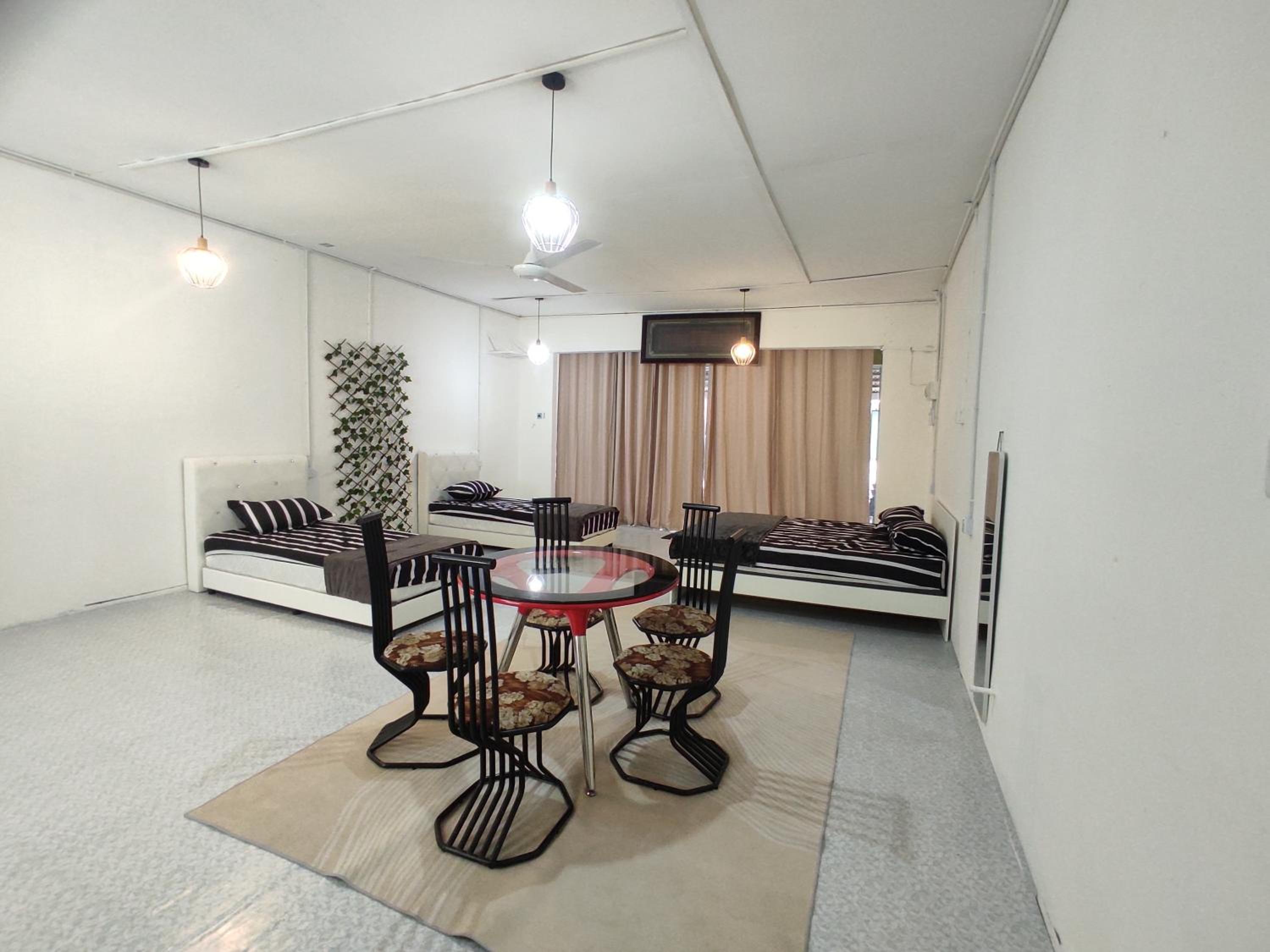 Homestay RnR CafeStay