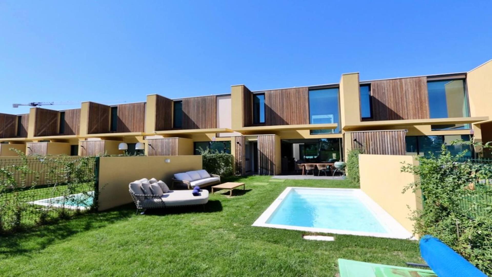 Casa Bougainvillea by CleverDetails, private pool 