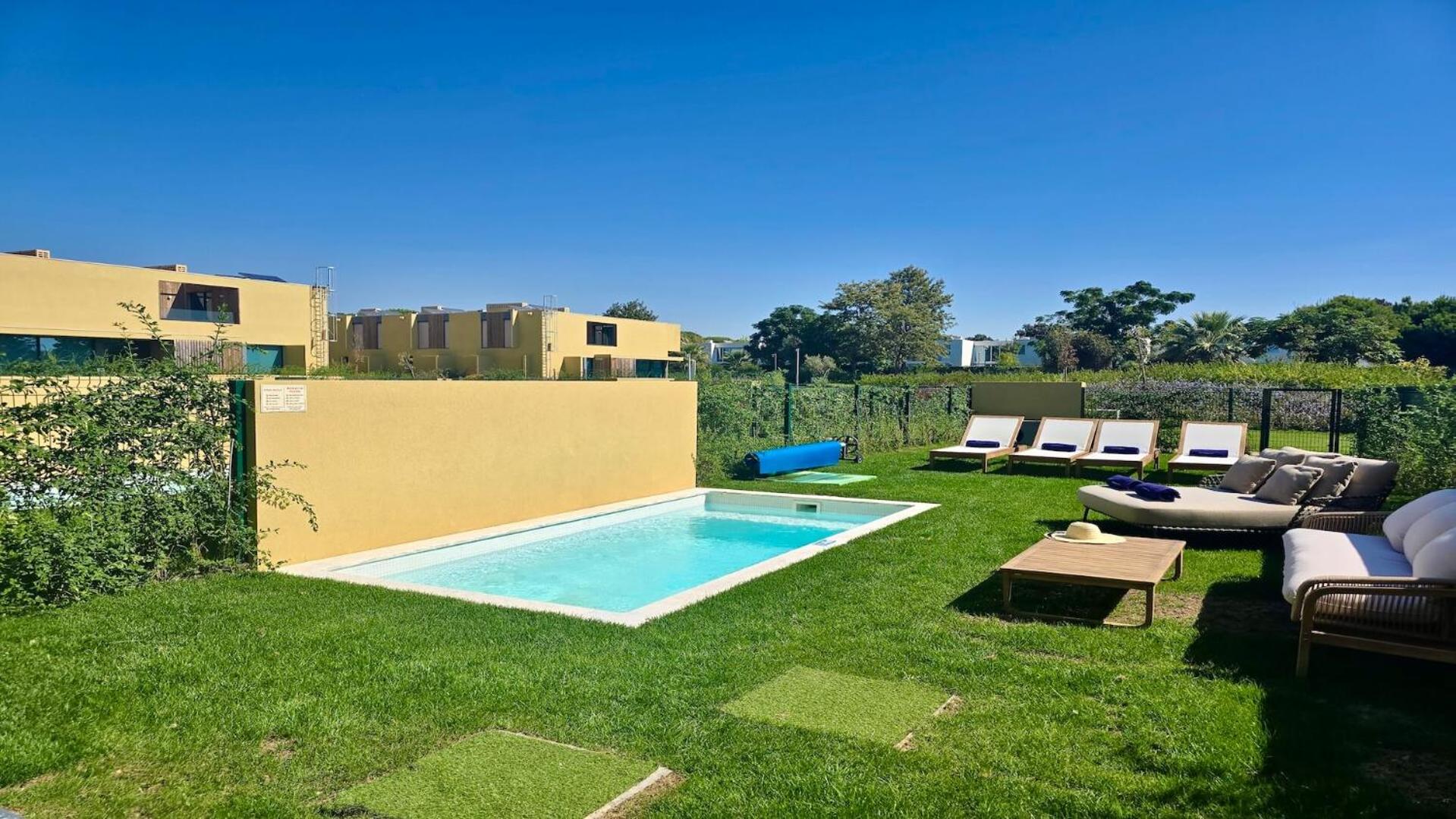 Casa Bougainvillea by CleverDetails, private pool 