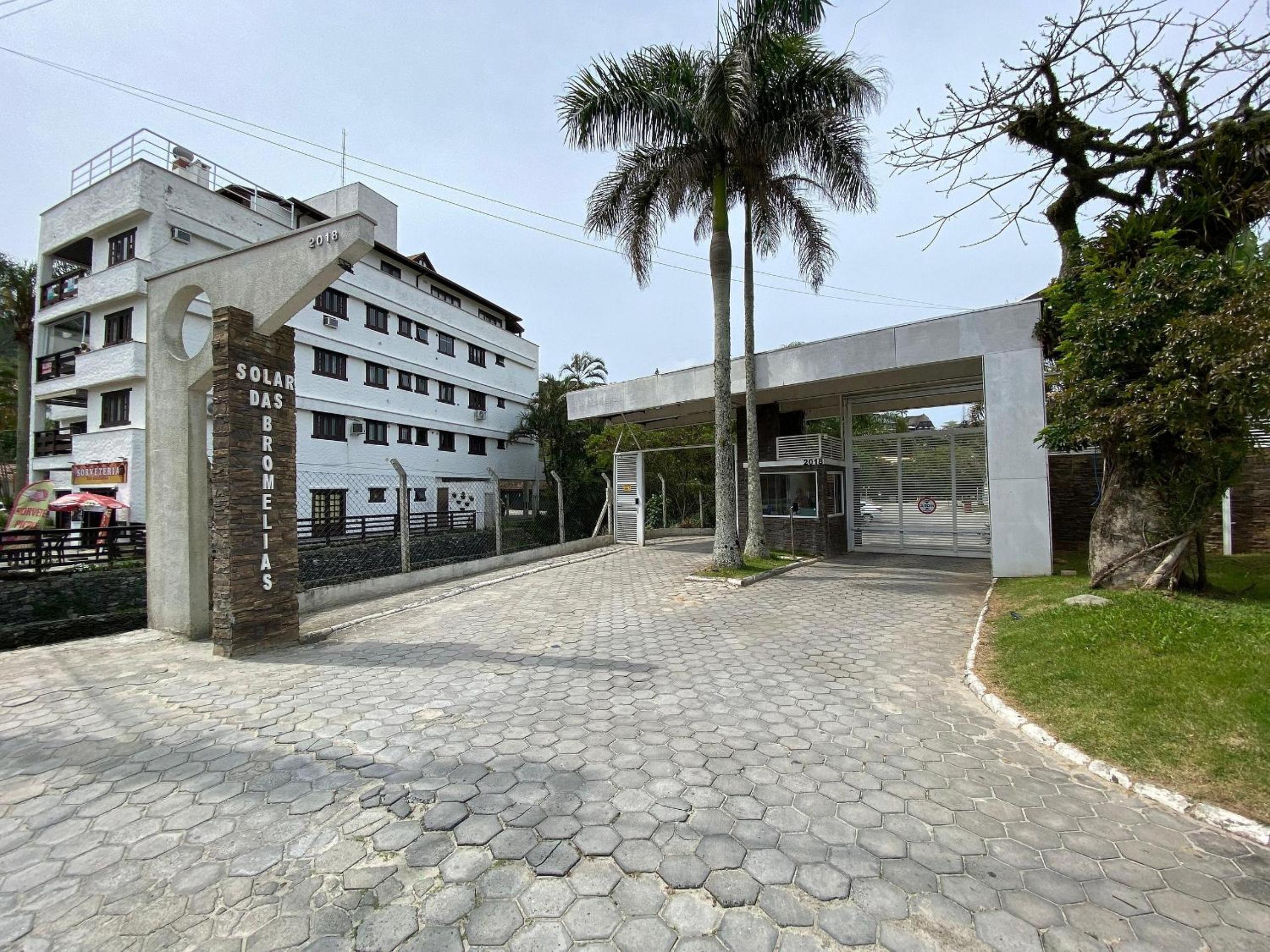 Apts in Condominium 40 meters from Bombinhas Beach - BDSs