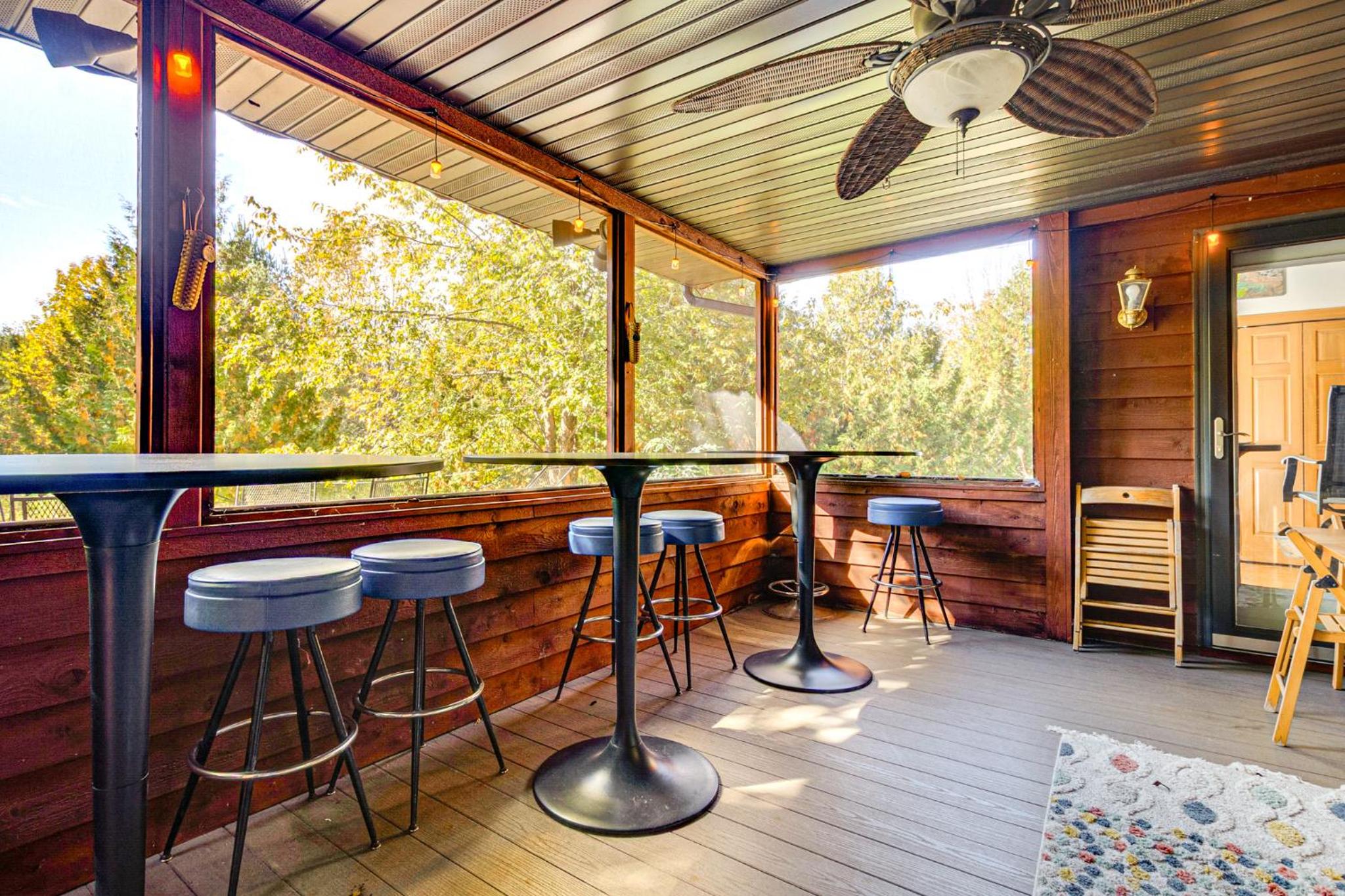 Stars and Sunsets! Door Peninsula Retreat with Deck