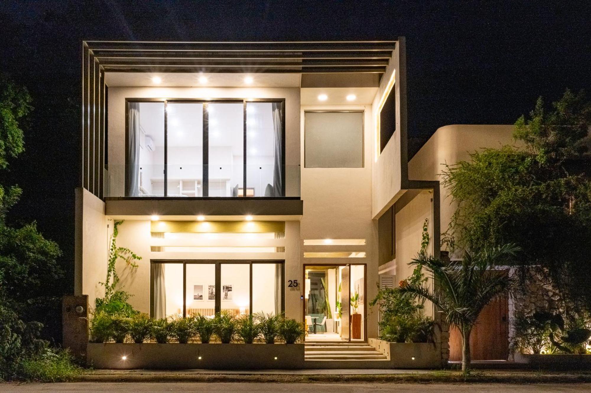 Villa Tulipan Modern 4 bedroom 4 bathroom and private pool