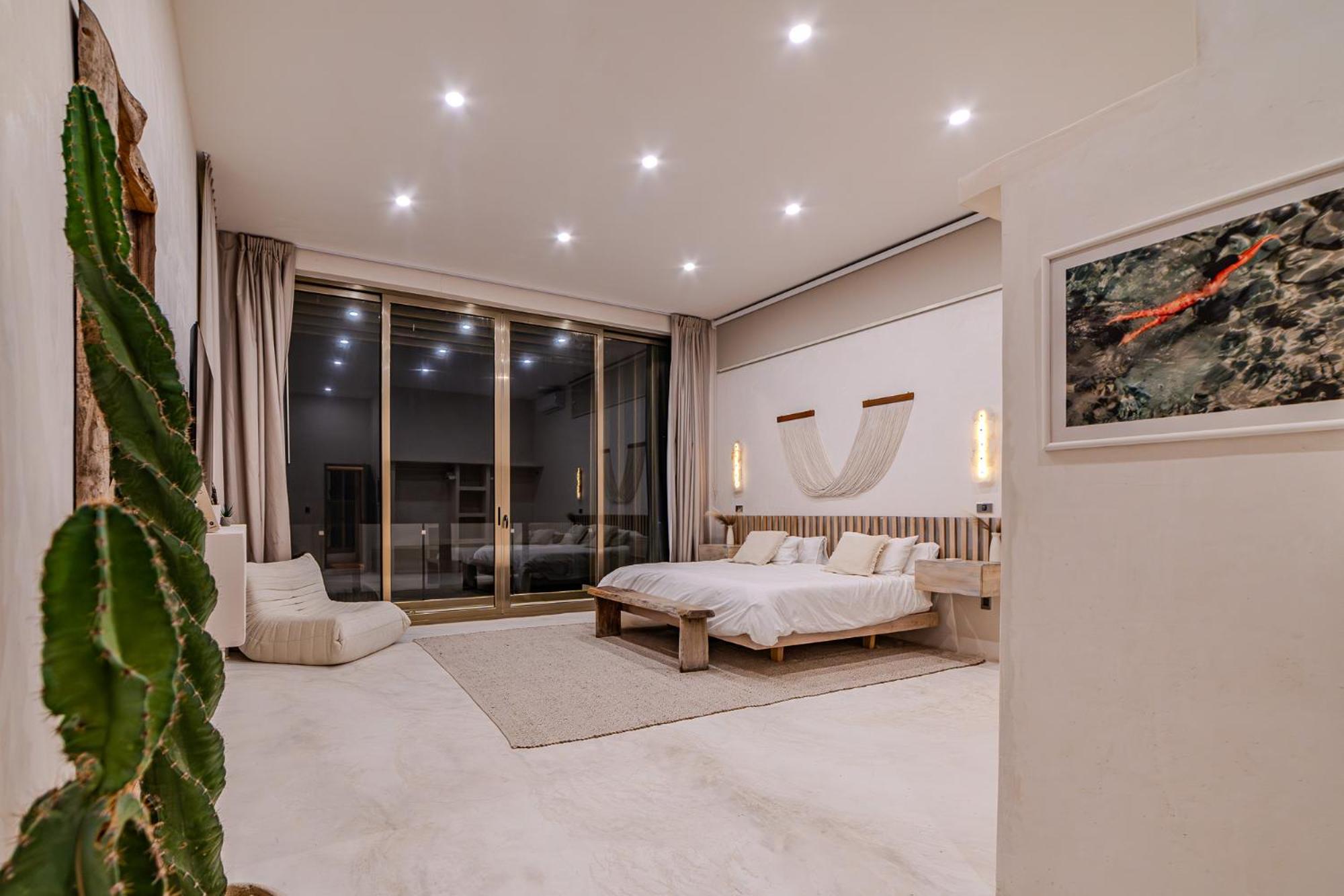 Villa Tulipan Modern 4 bedroom 4 bathroom and private pool