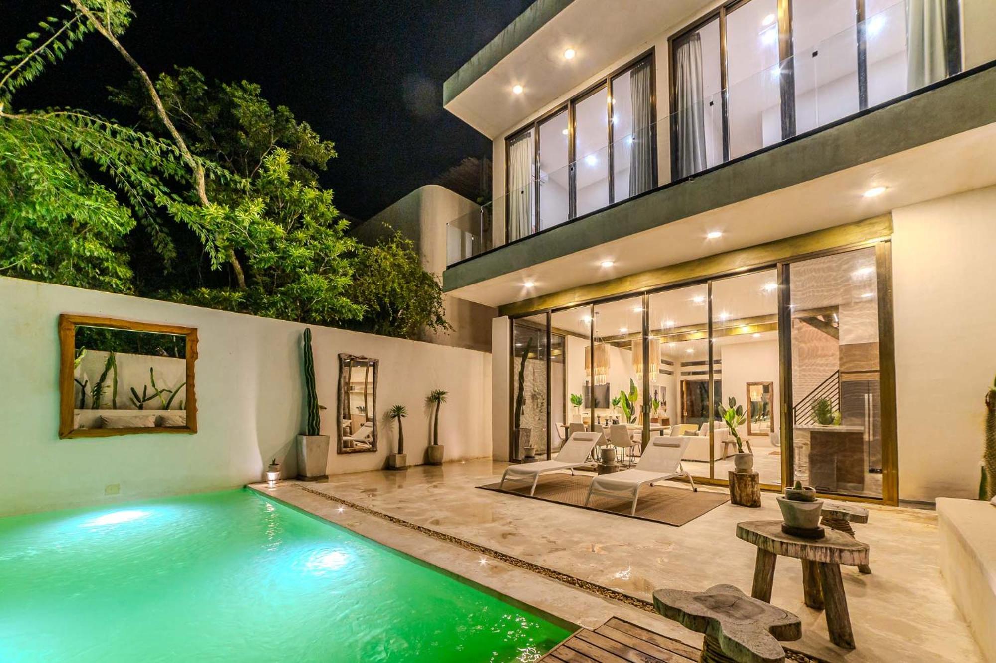 Villa Tulipan Modern 4 bedroom 4 bathroom and private pool