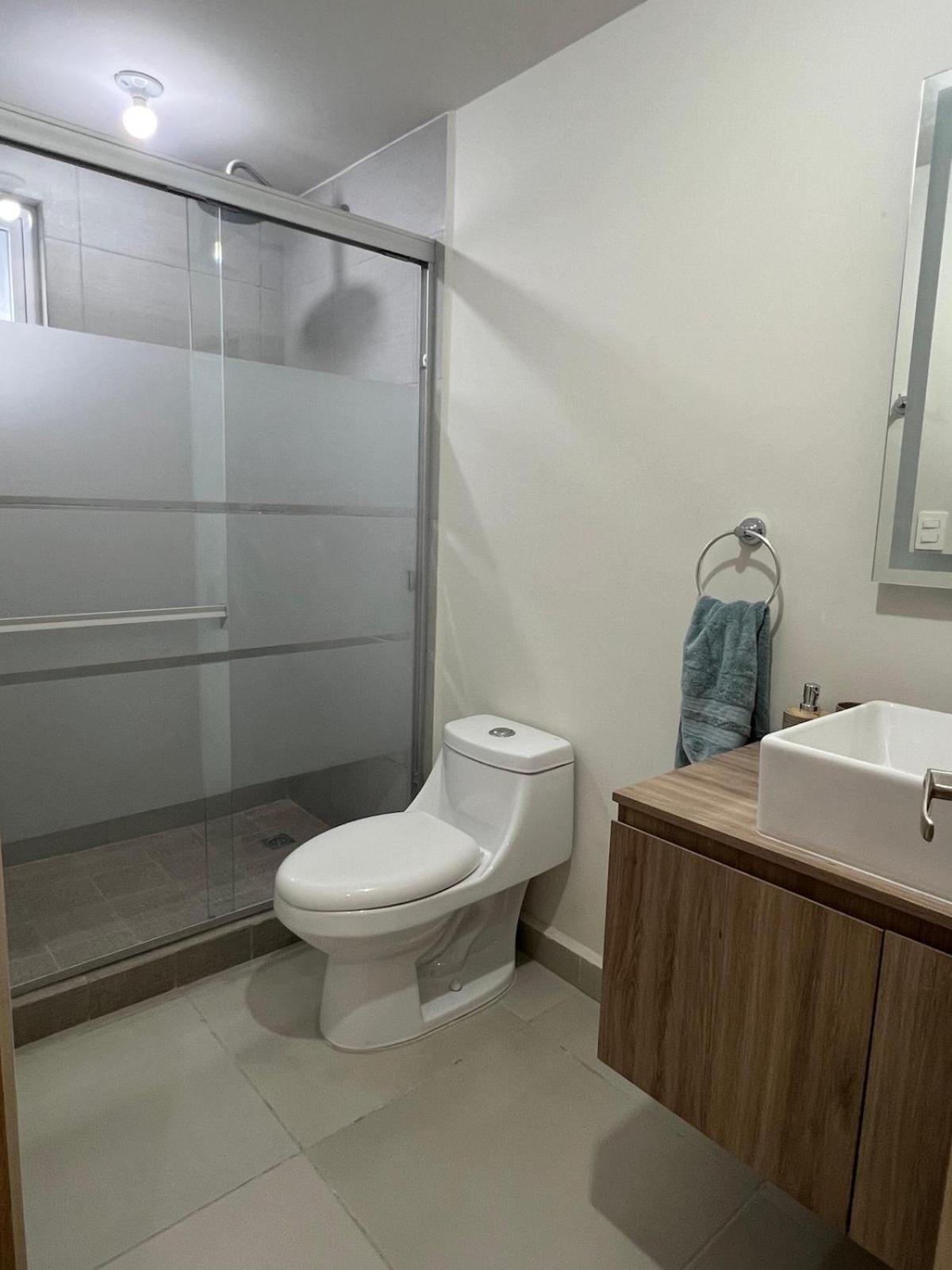 Depa con Cocina, Sala, Comedor y Alberca