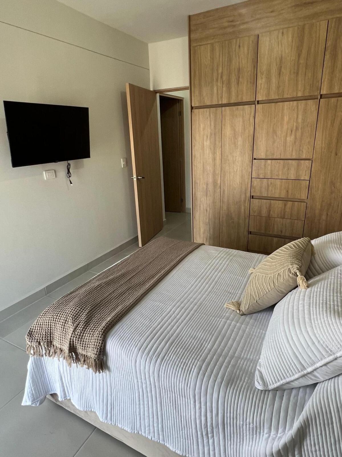 Depa con Cocina, Sala, Comedor y Alberca