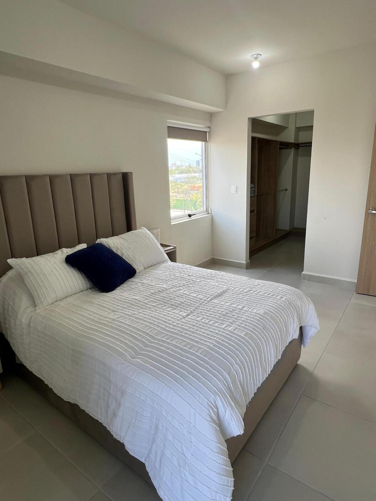 Depa con Cocina, Sala, Comedor y Alberca