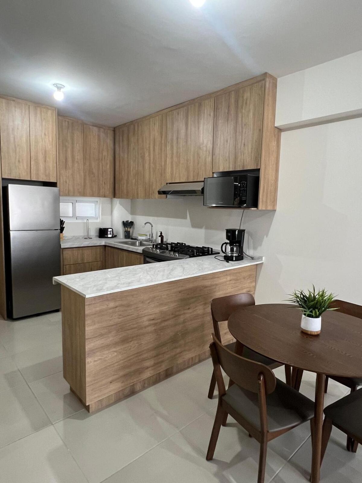 Depa con Cocina, Sala, Comedor y Alberca
