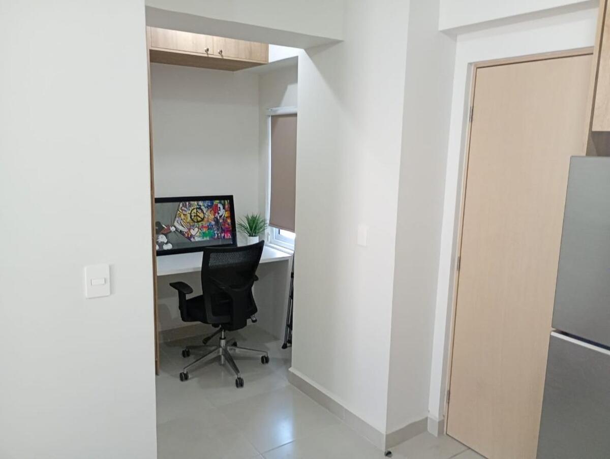 Depa con Cocina, Sala, Comedor y Alberca