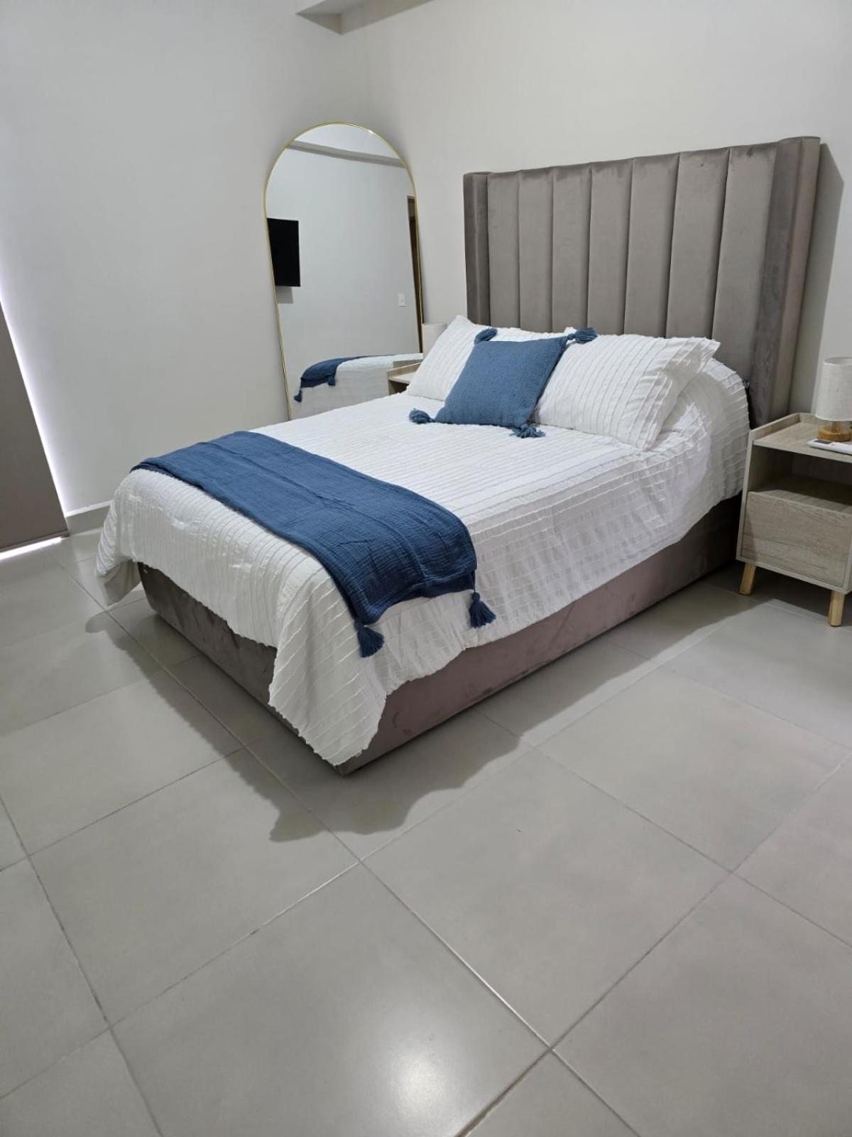 Depa con Cocina, Sala, Comedor y Alberca