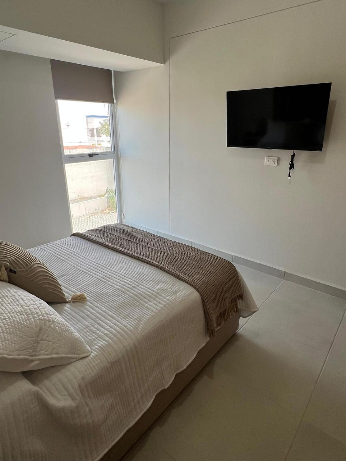 Depa con Cocina, Sala, Comedor y Alberca