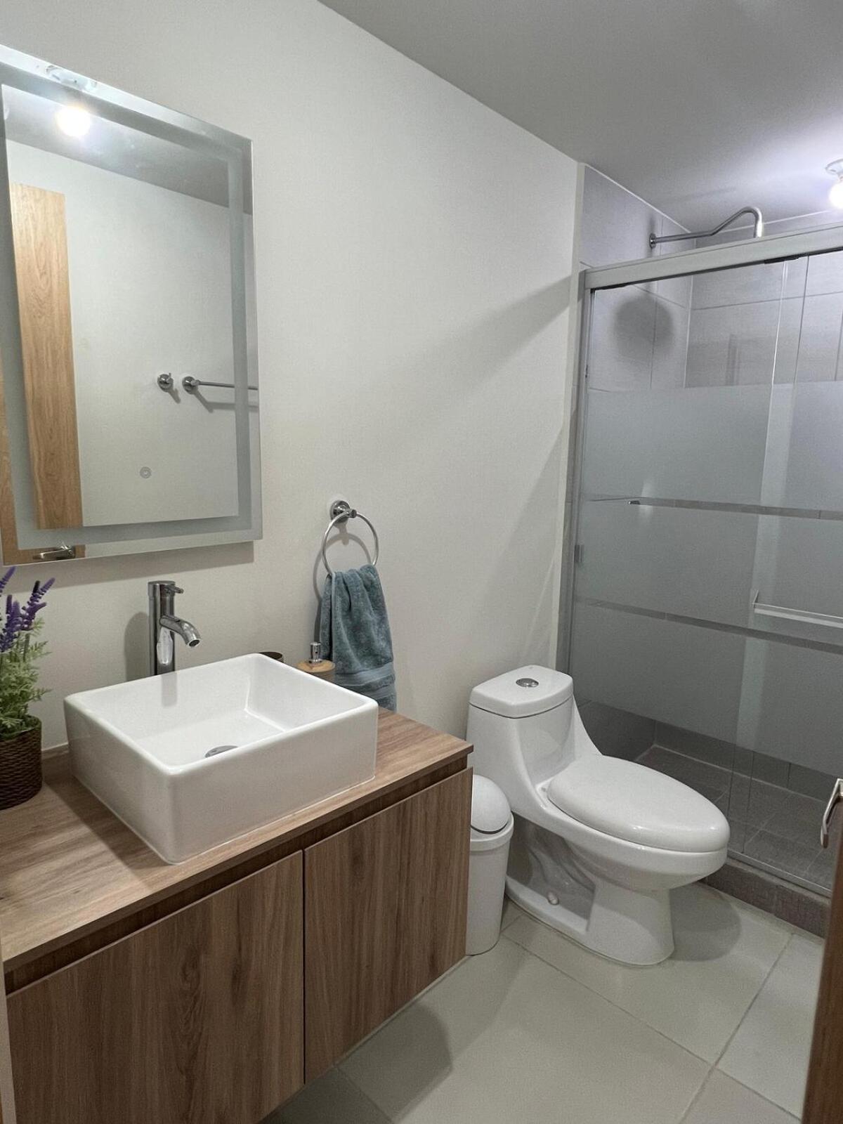 Depa con Cocina, Sala, Comedor y Alberca