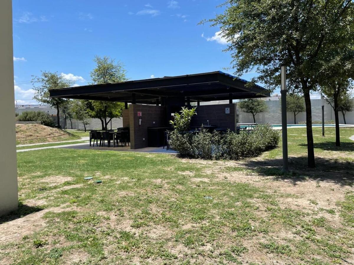 Depa con Cocina, Sala, Comedor y Alberca