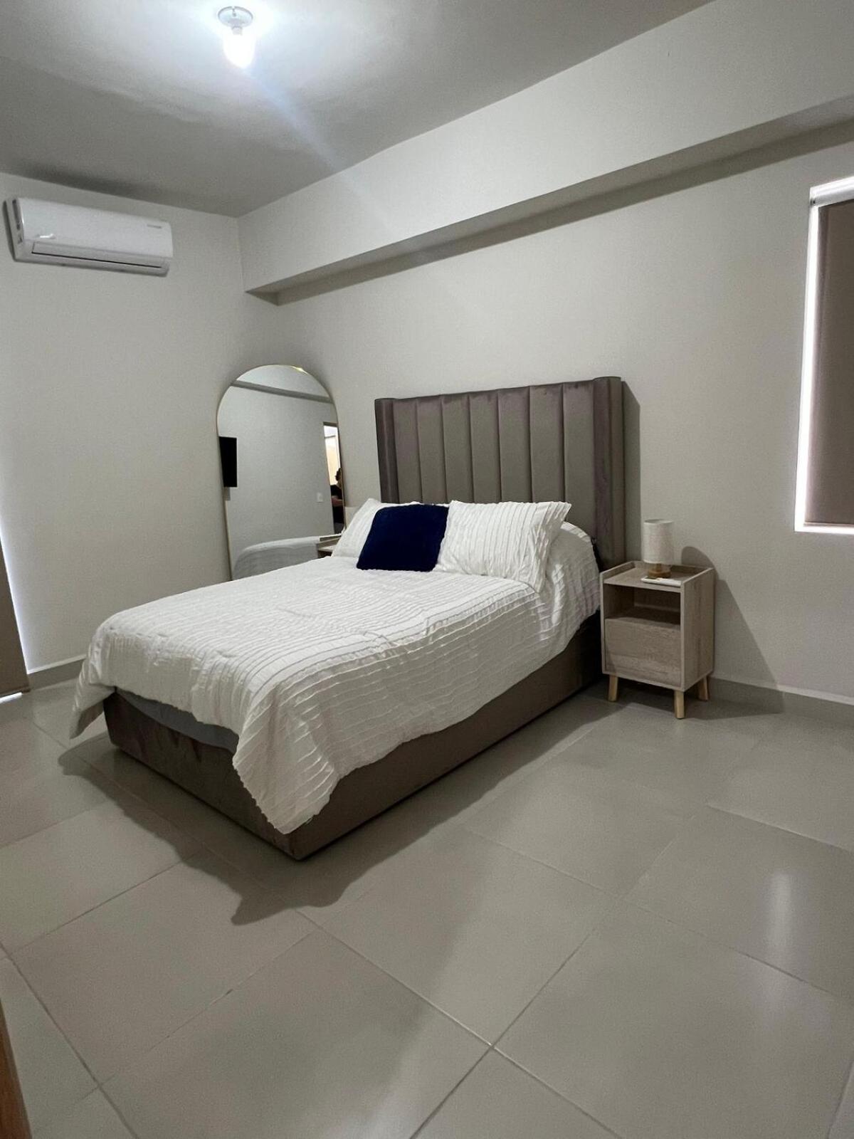 Depa con Cocina, Sala, Comedor y Alberca