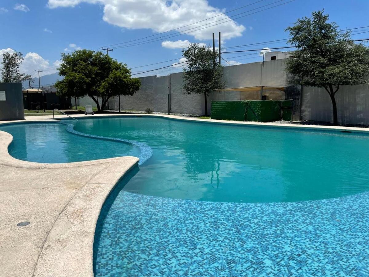 Depa con Cocina, Sala, Comedor y Alberca