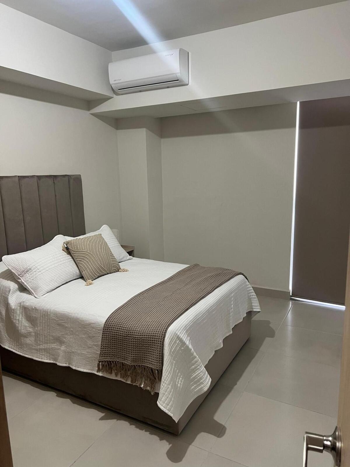 Depa con Cocina, Sala, Comedor y Alberca