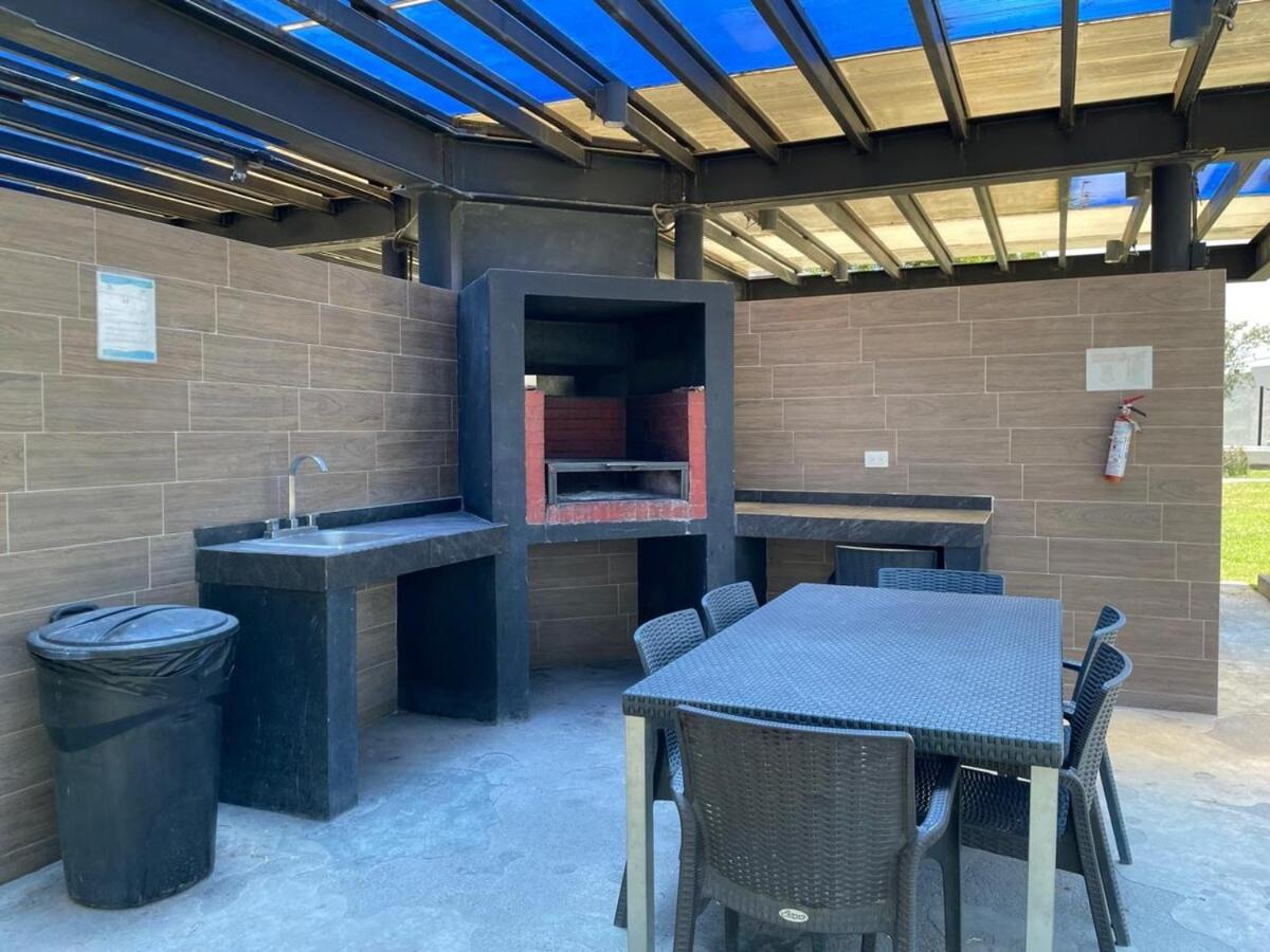 Depa con Cocina, Sala, Comedor y Alberca