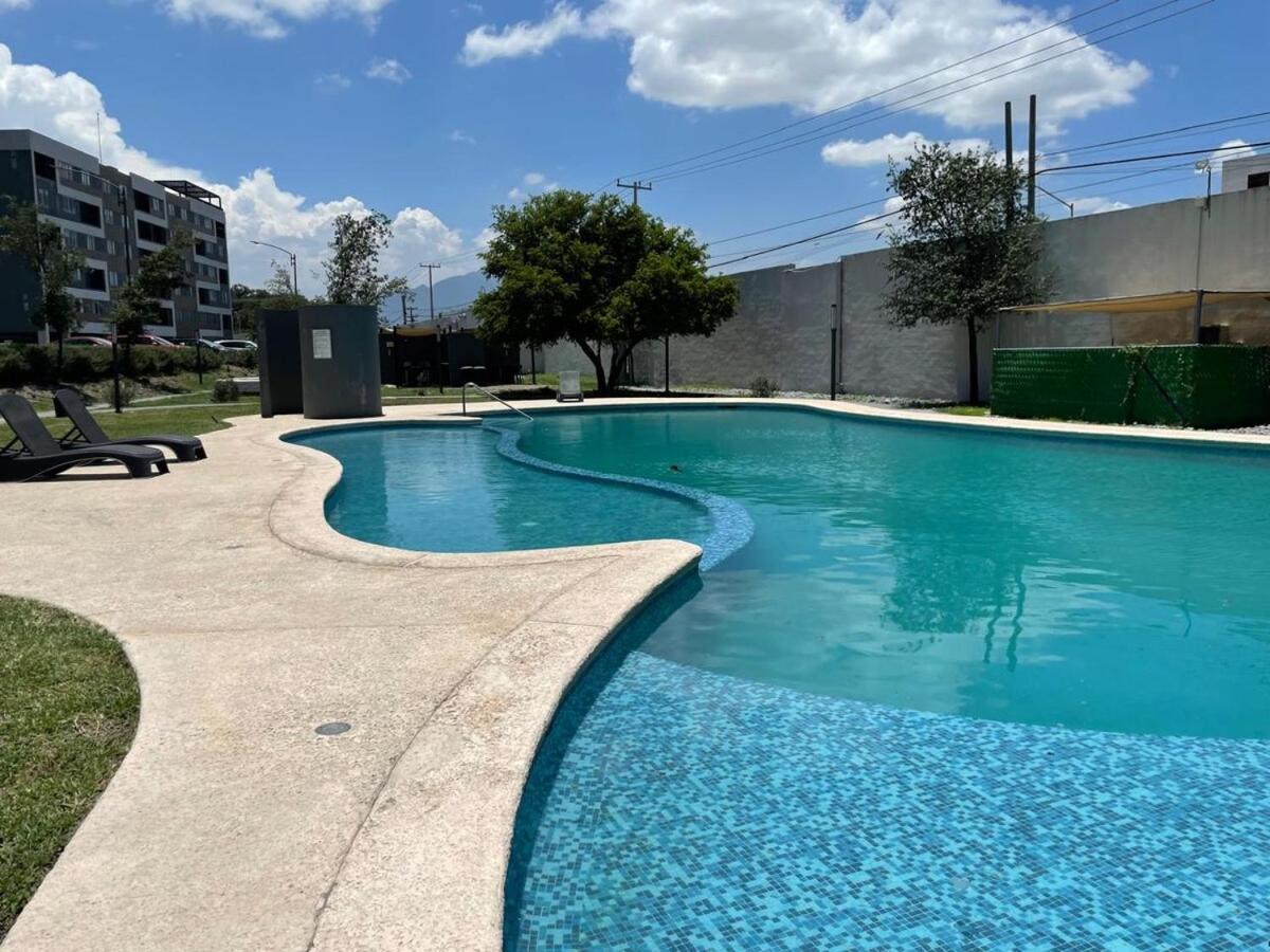 Depa con Cocina, Sala, Comedor y Alberca