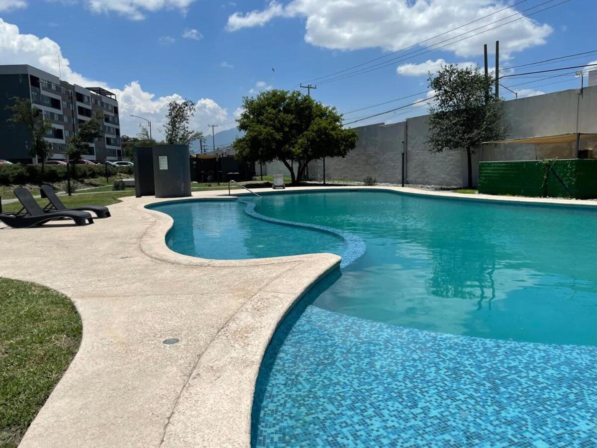 Depa con Cocina, Sala, Comedor y Alberca
