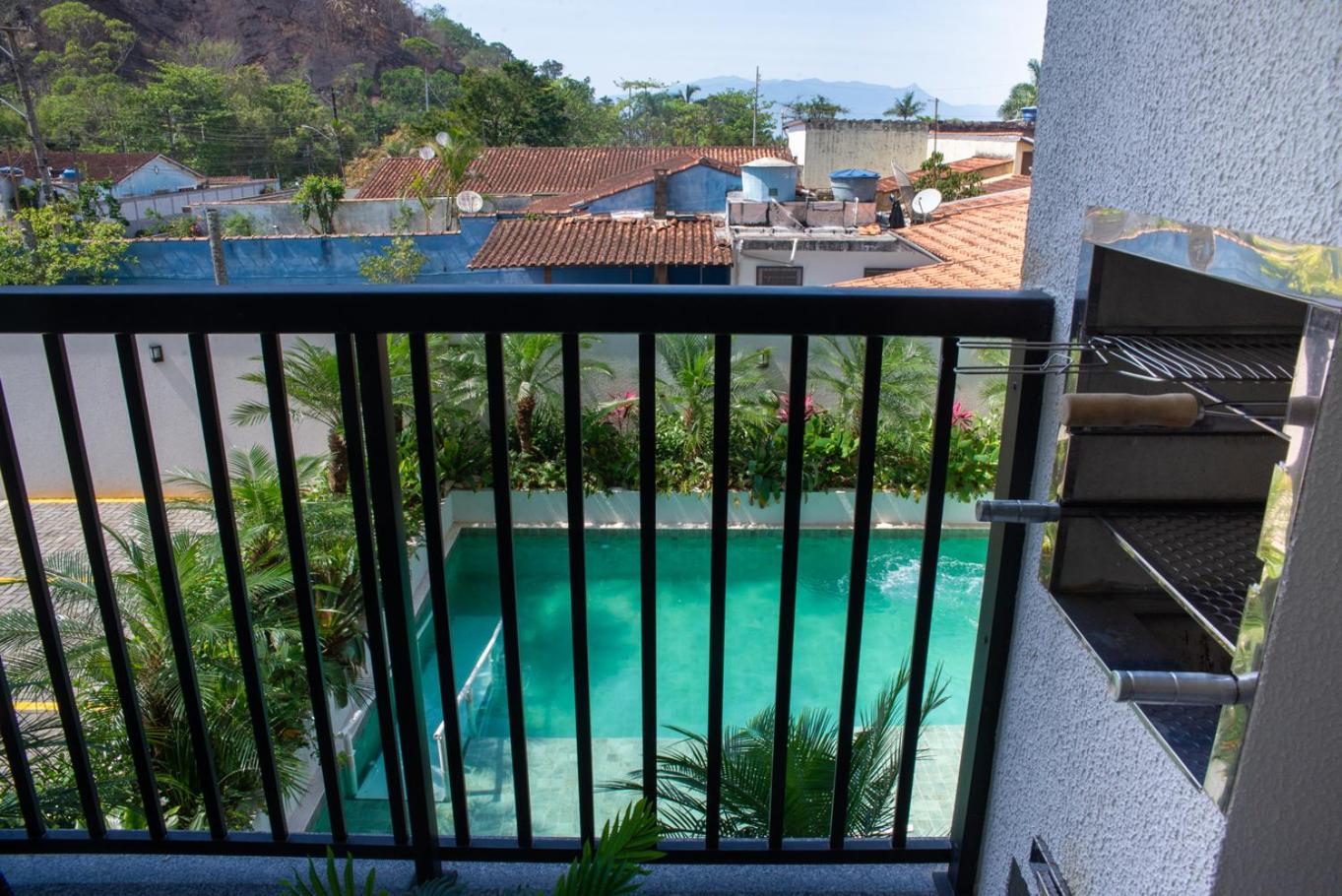Apto com Piscina, Churrasqueira a 85 m da Praia