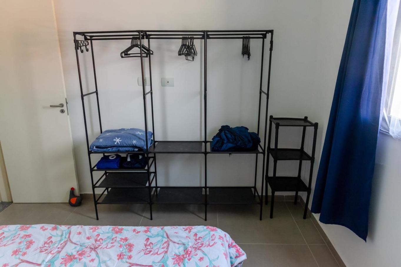 Apto com Piscina, Churrasqueira a 85 m da Praia