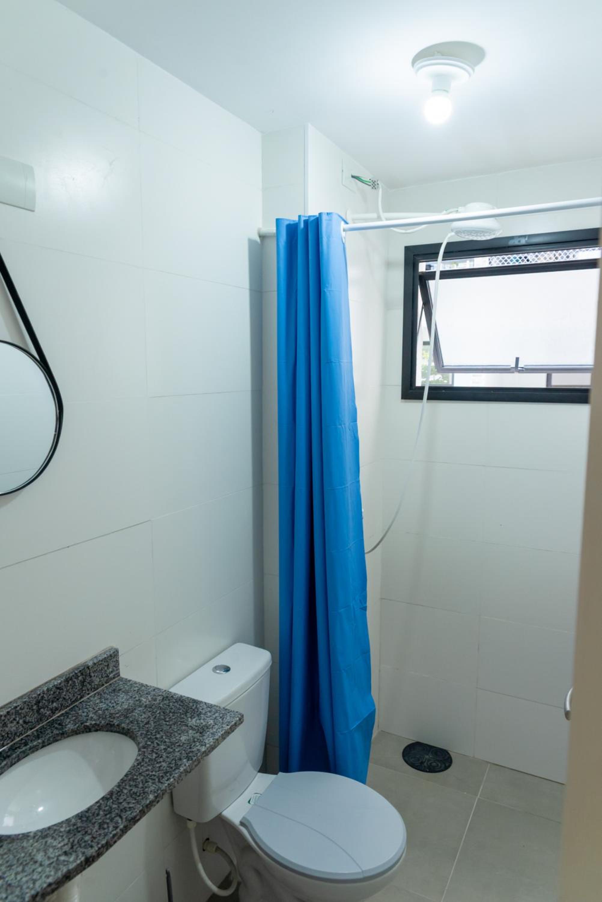 Apto com Piscina, Churrasqueira a 85 m da Praia