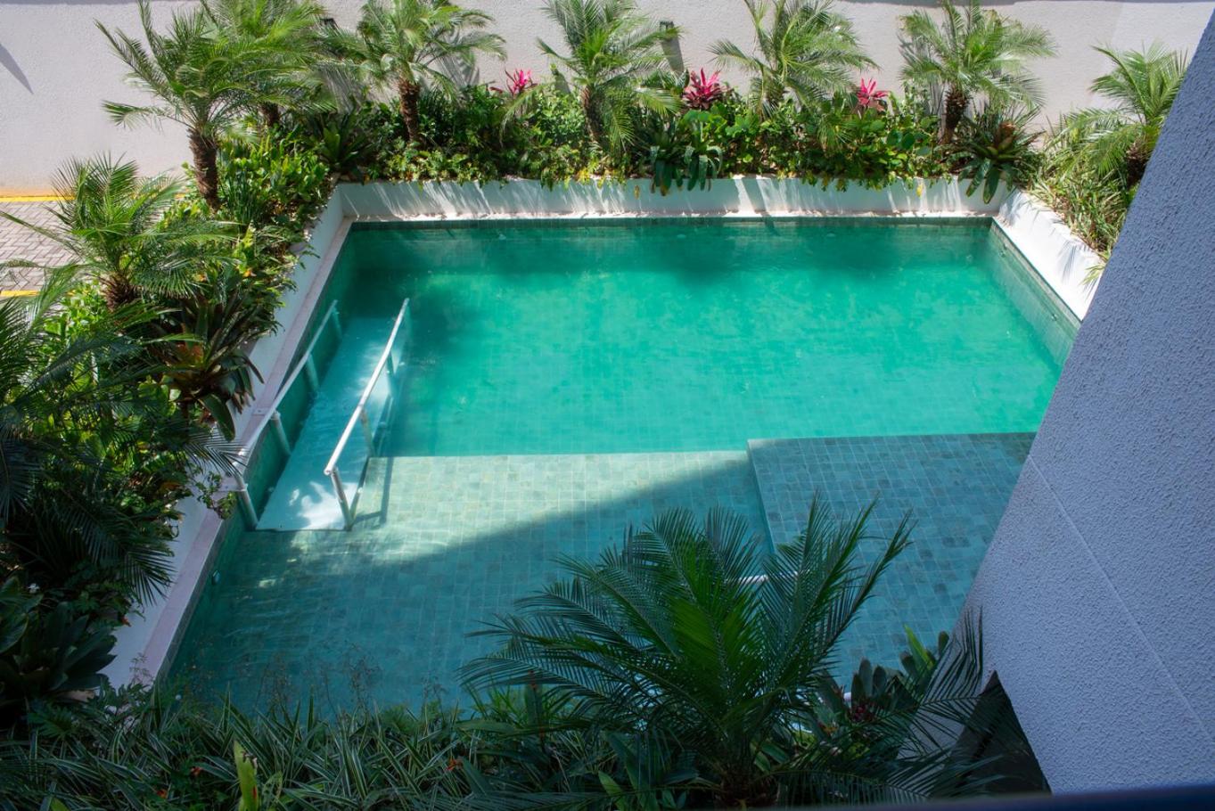 Apto com Piscina, Churrasqueira a 85 m da Praia