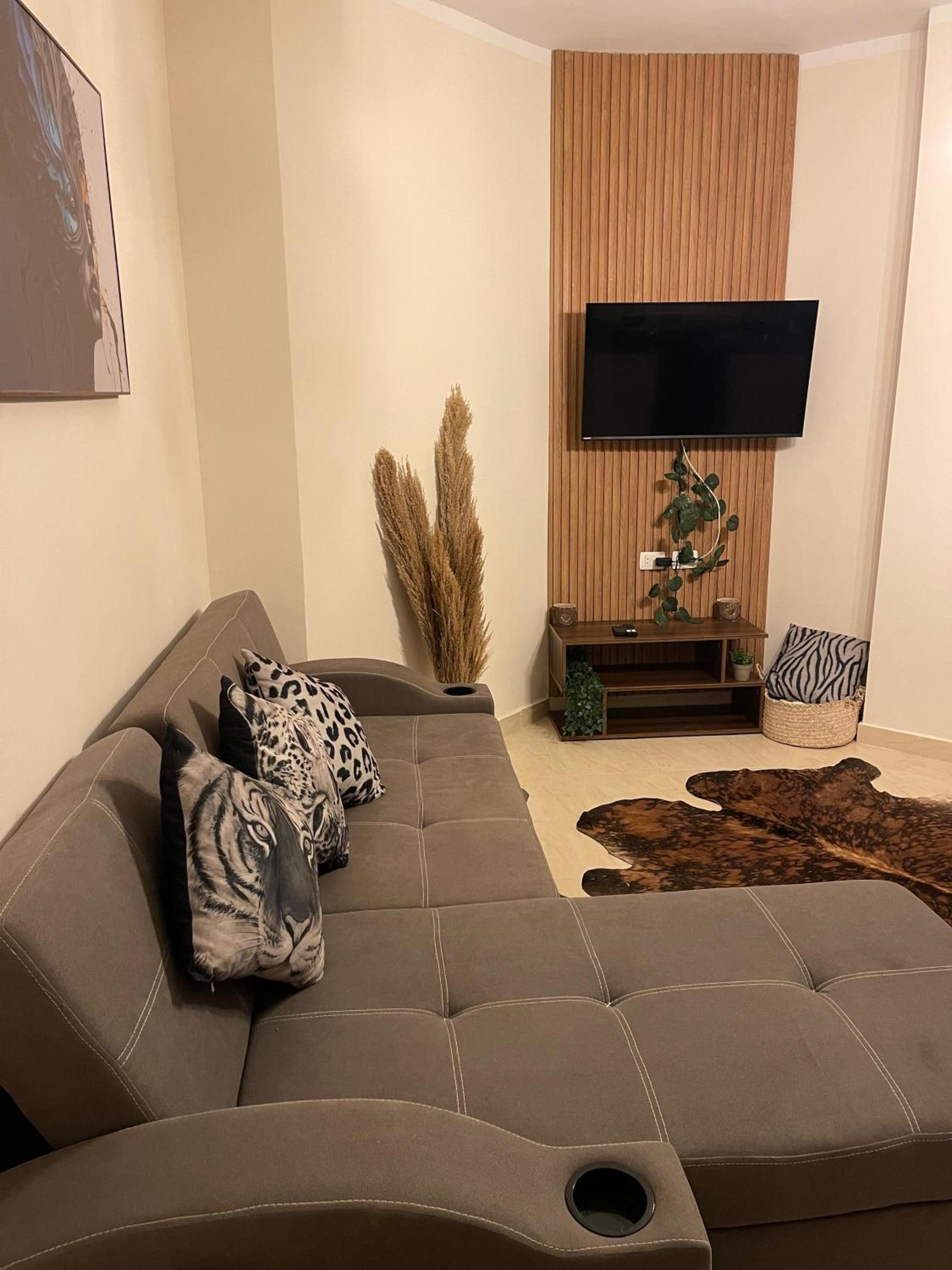 Resort Apt w 6 Pools Near Gouna