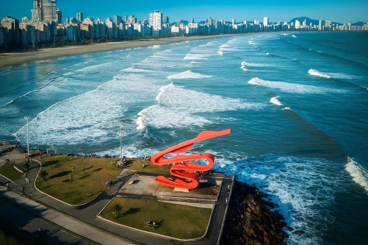 Apartamento Frente ao Mar no Embaré Moderno Completo