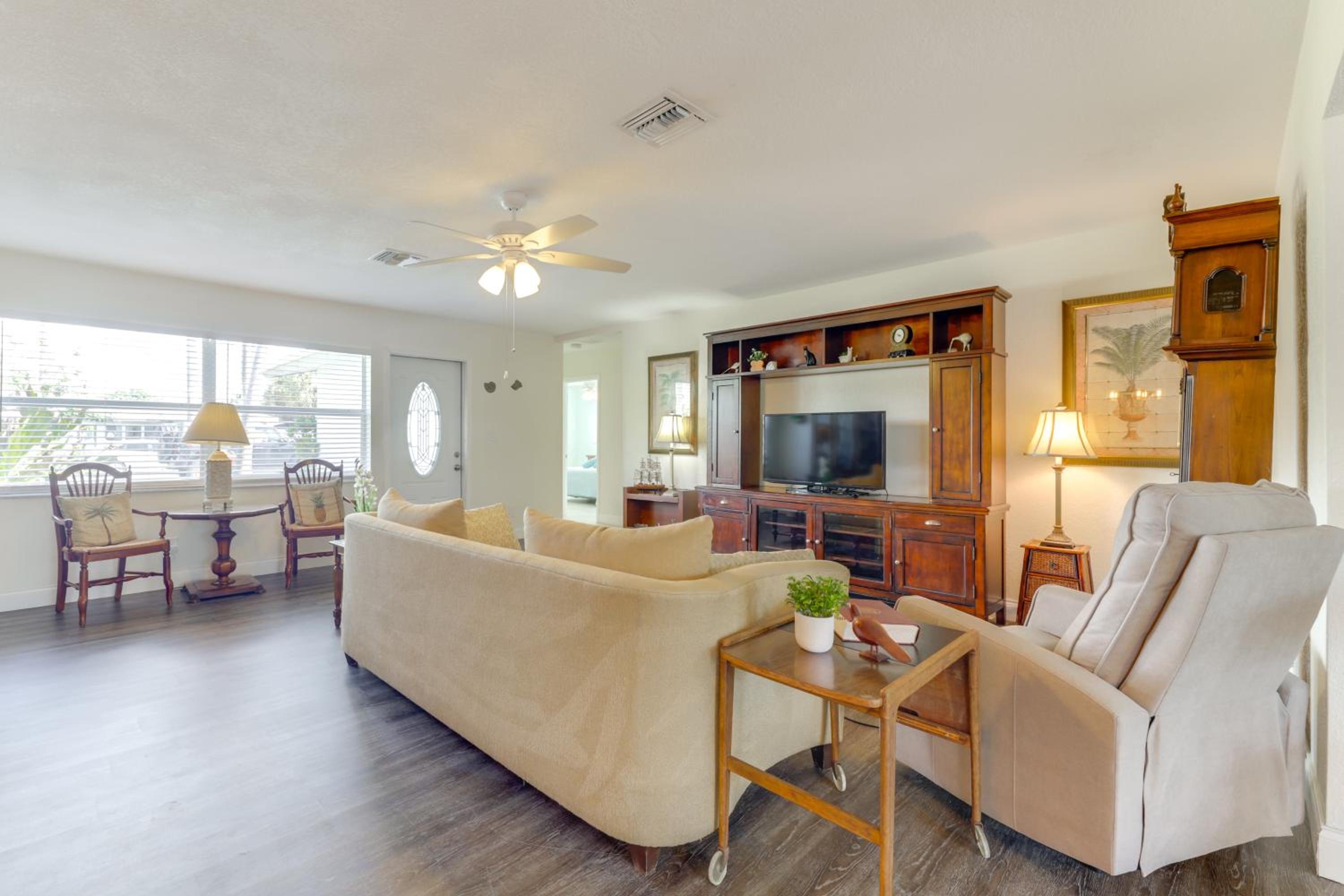 1 Mi to Sand! Deerfield Beach Home with Patio