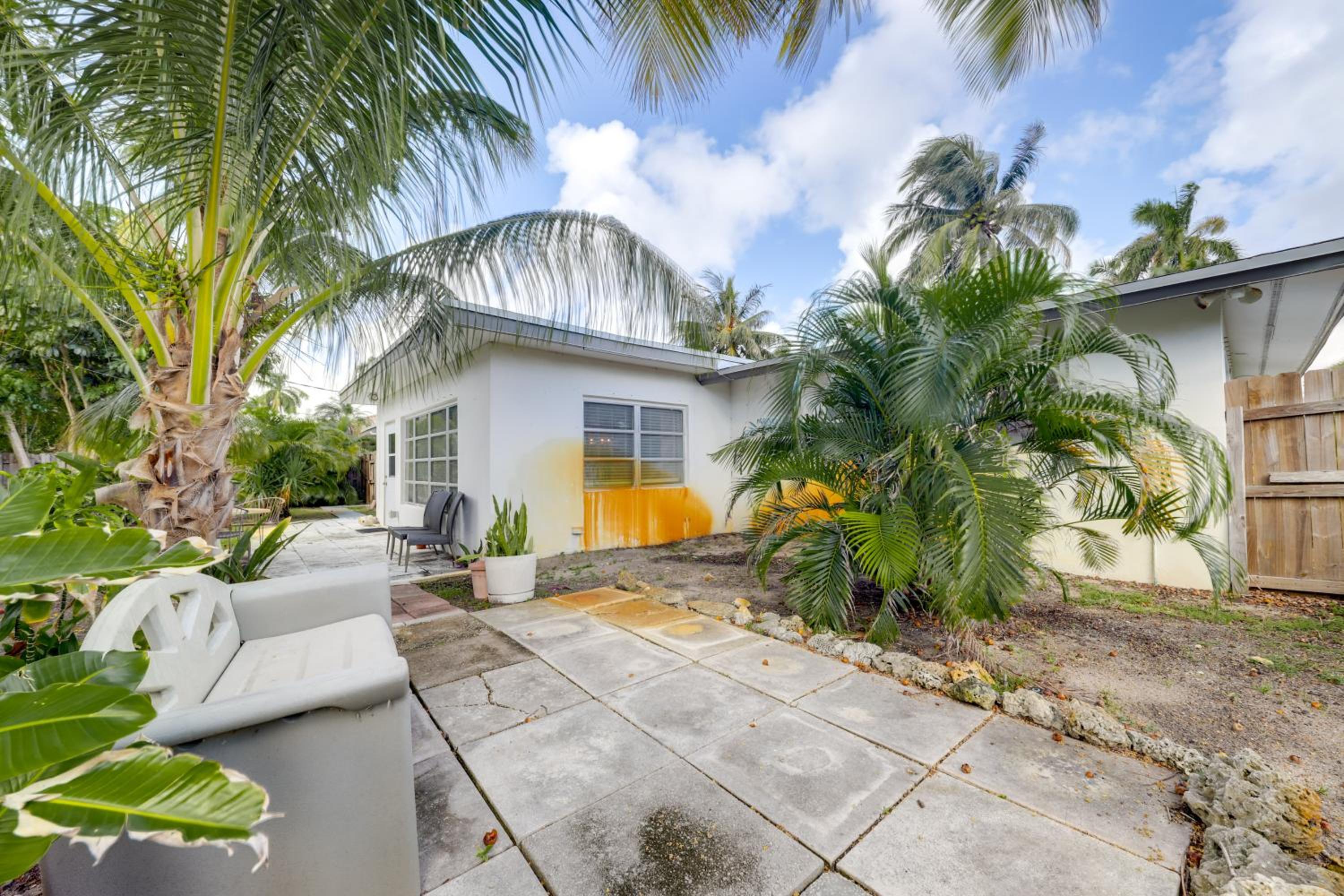 1 Mi to Sand! Deerfield Beach Home with Patio