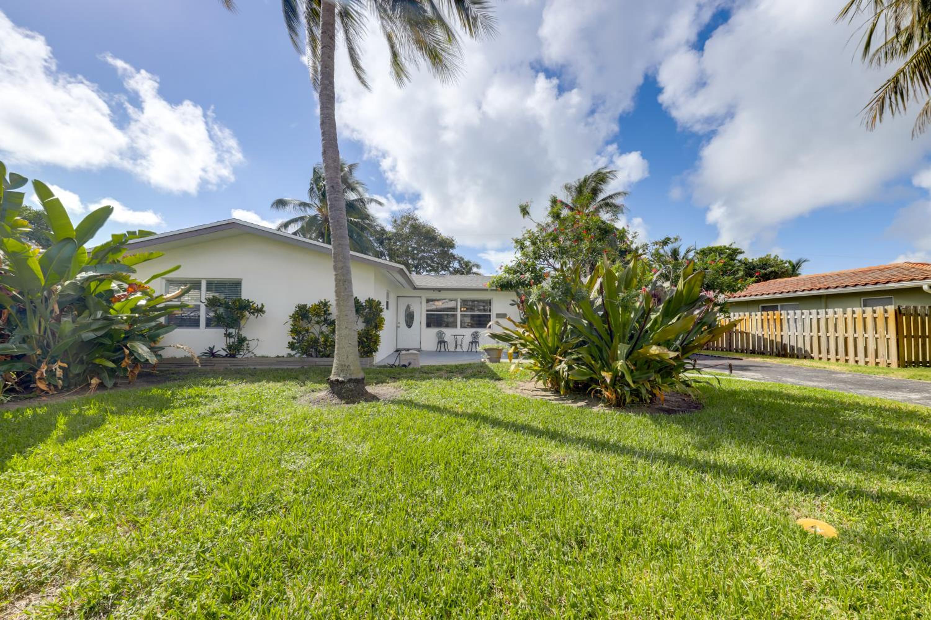 1 Mi to Sand! Deerfield Beach Home with Patio