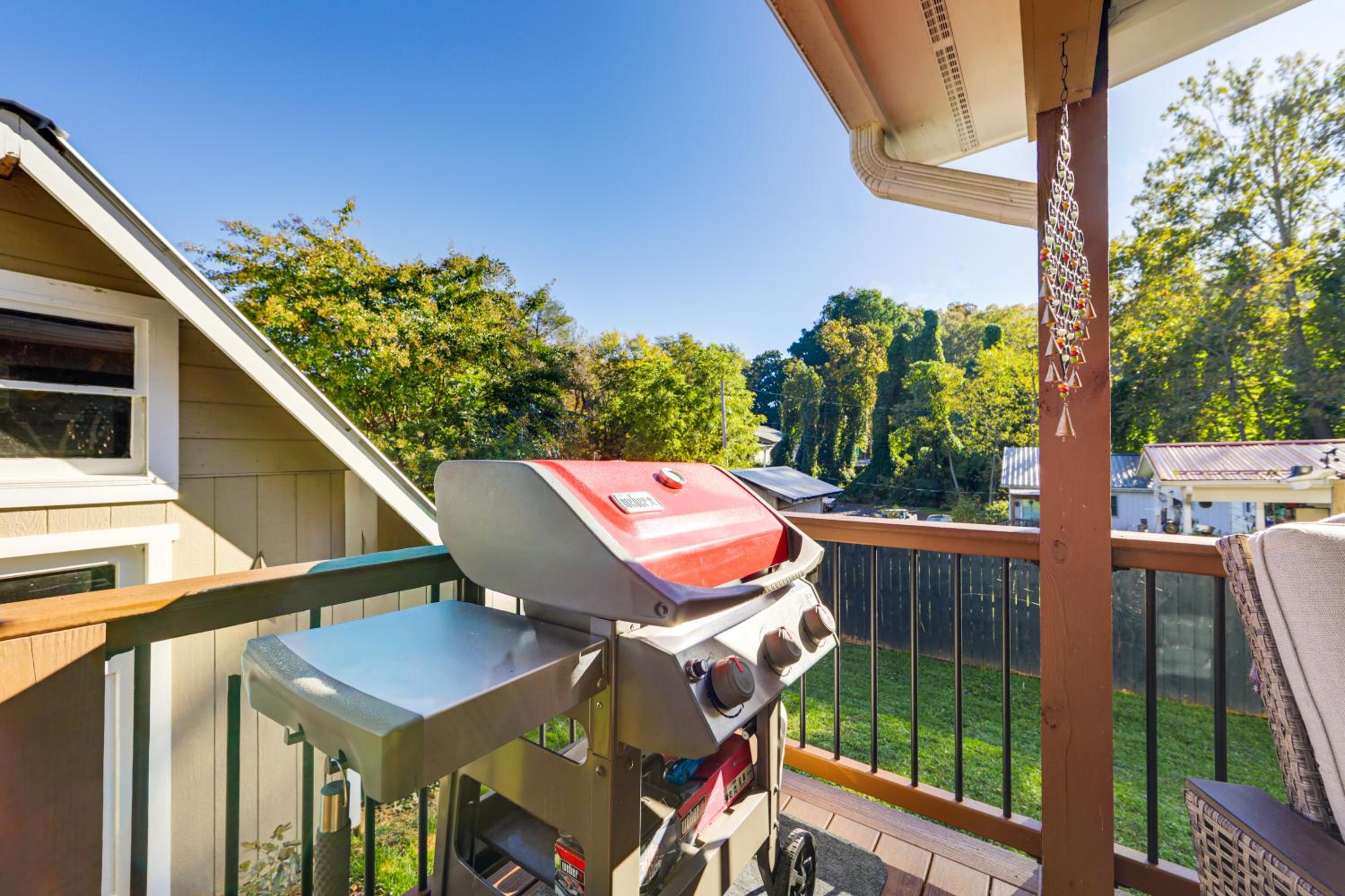 Walk to Frog Level Historic District! Home with Deck