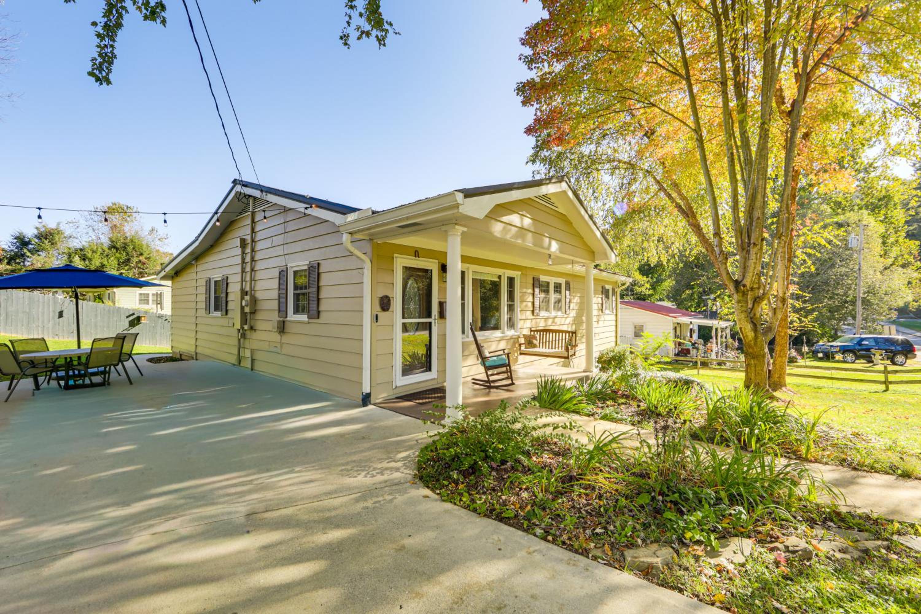 Walk to Frog Level Historic District! Home with Deck