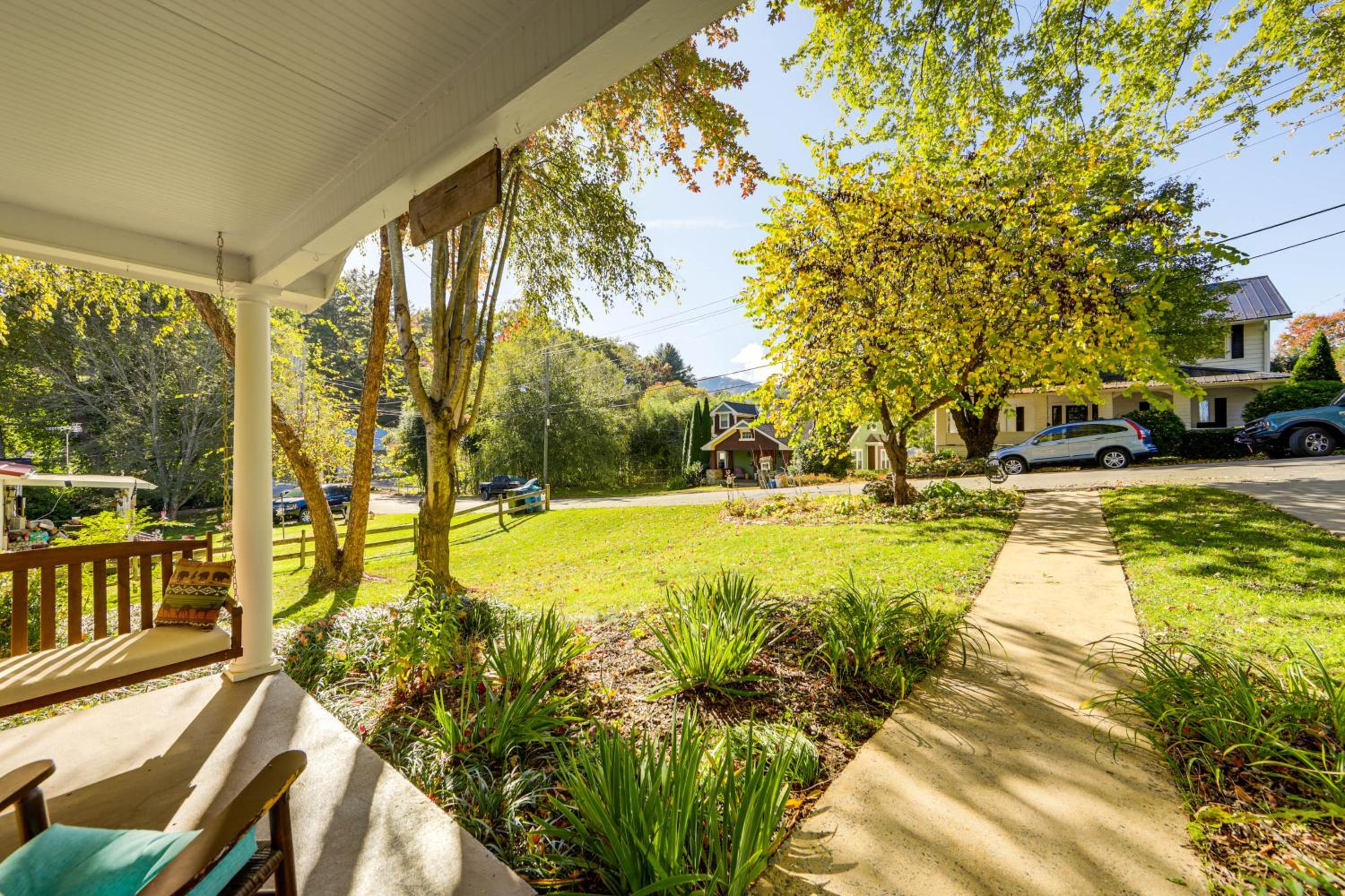 Walk to Frog Level Historic District! Home with Deck