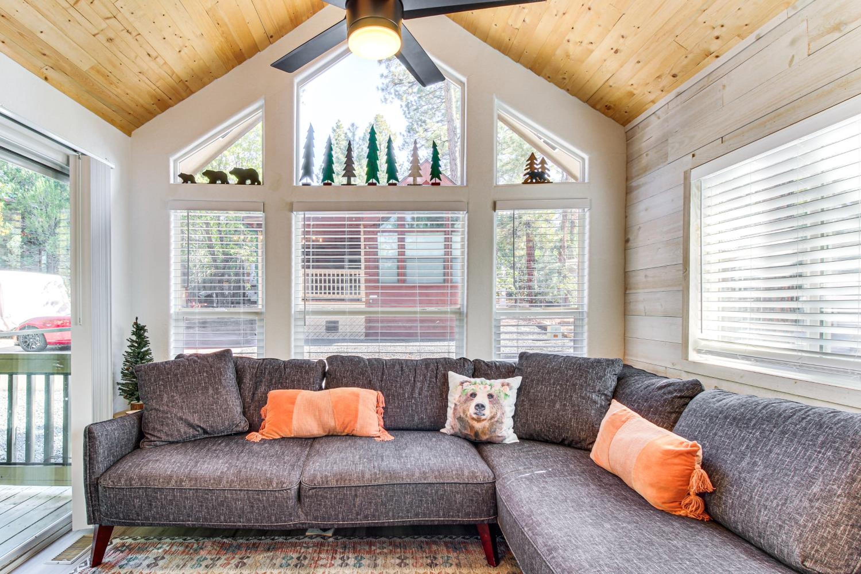 Pet-Friendly Show Low Cabin with Trail Access!