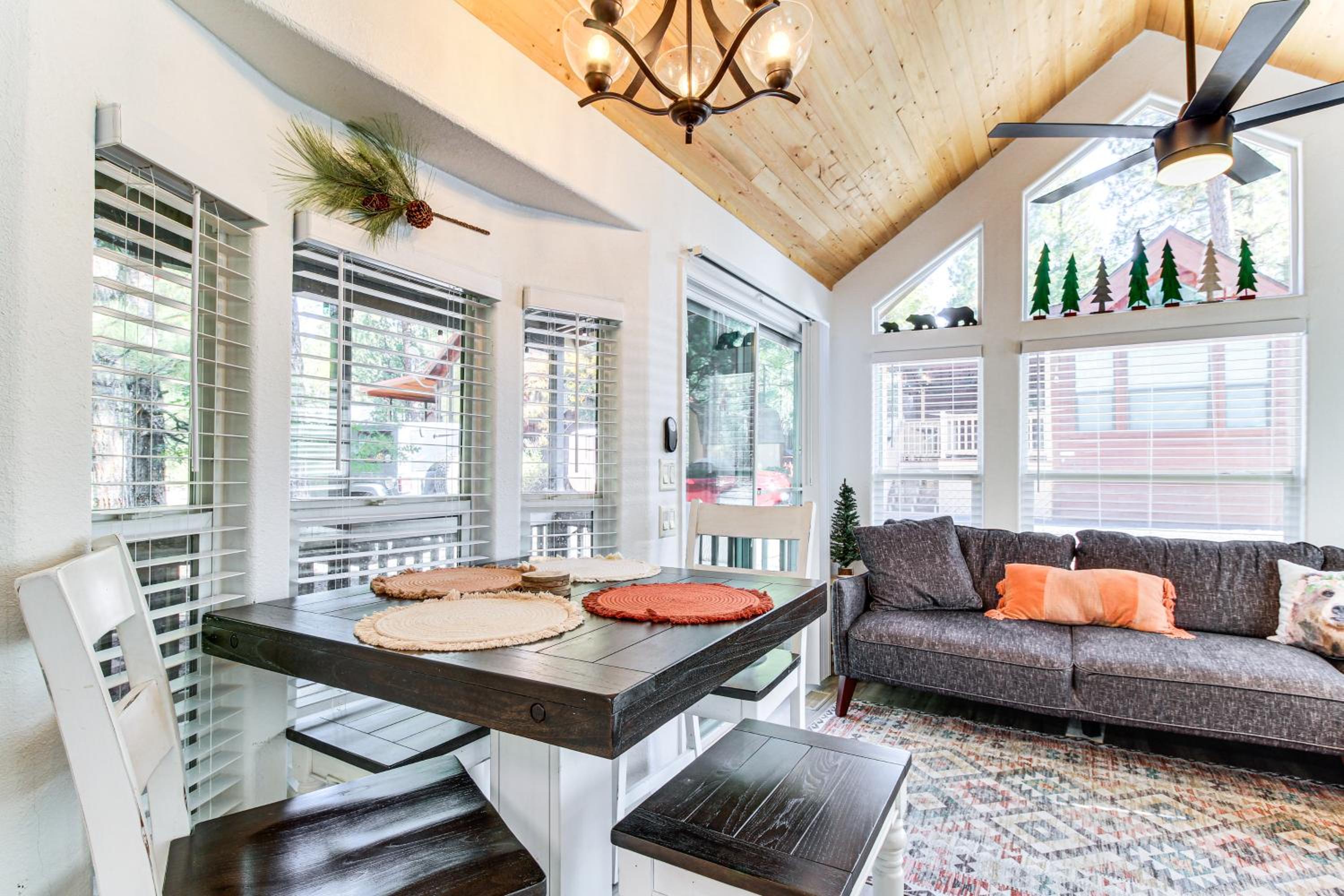 Pet-Friendly Show Low Cabin with Trail Access!