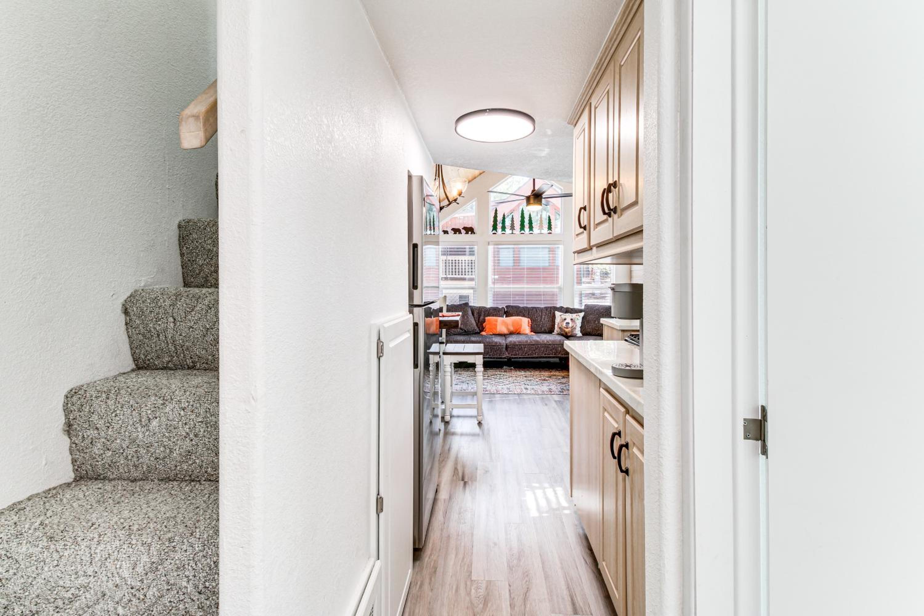 Pet-Friendly Show Low Cabin with Trail Access!
