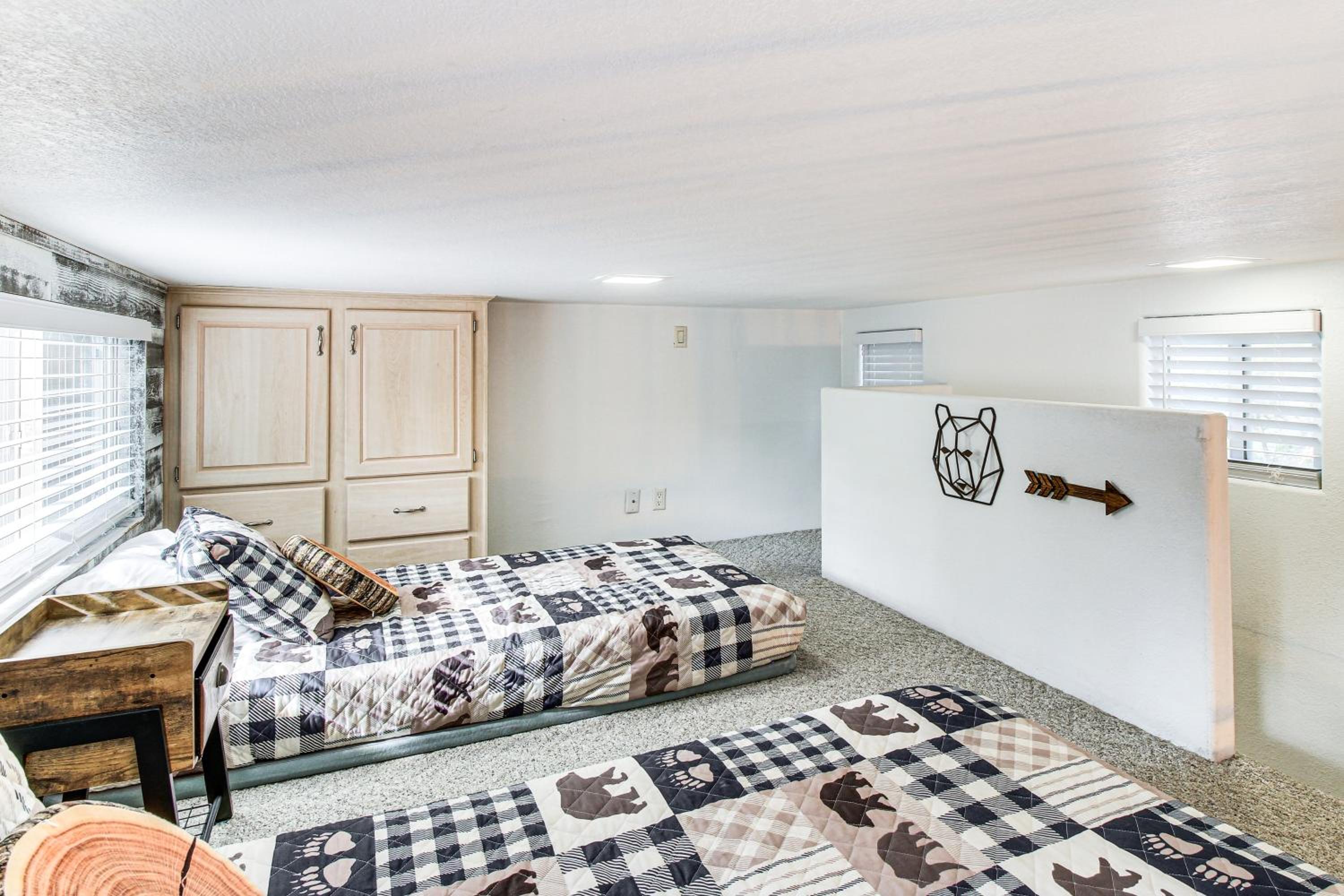 Pet-Friendly Show Low Cabin with Trail Access!