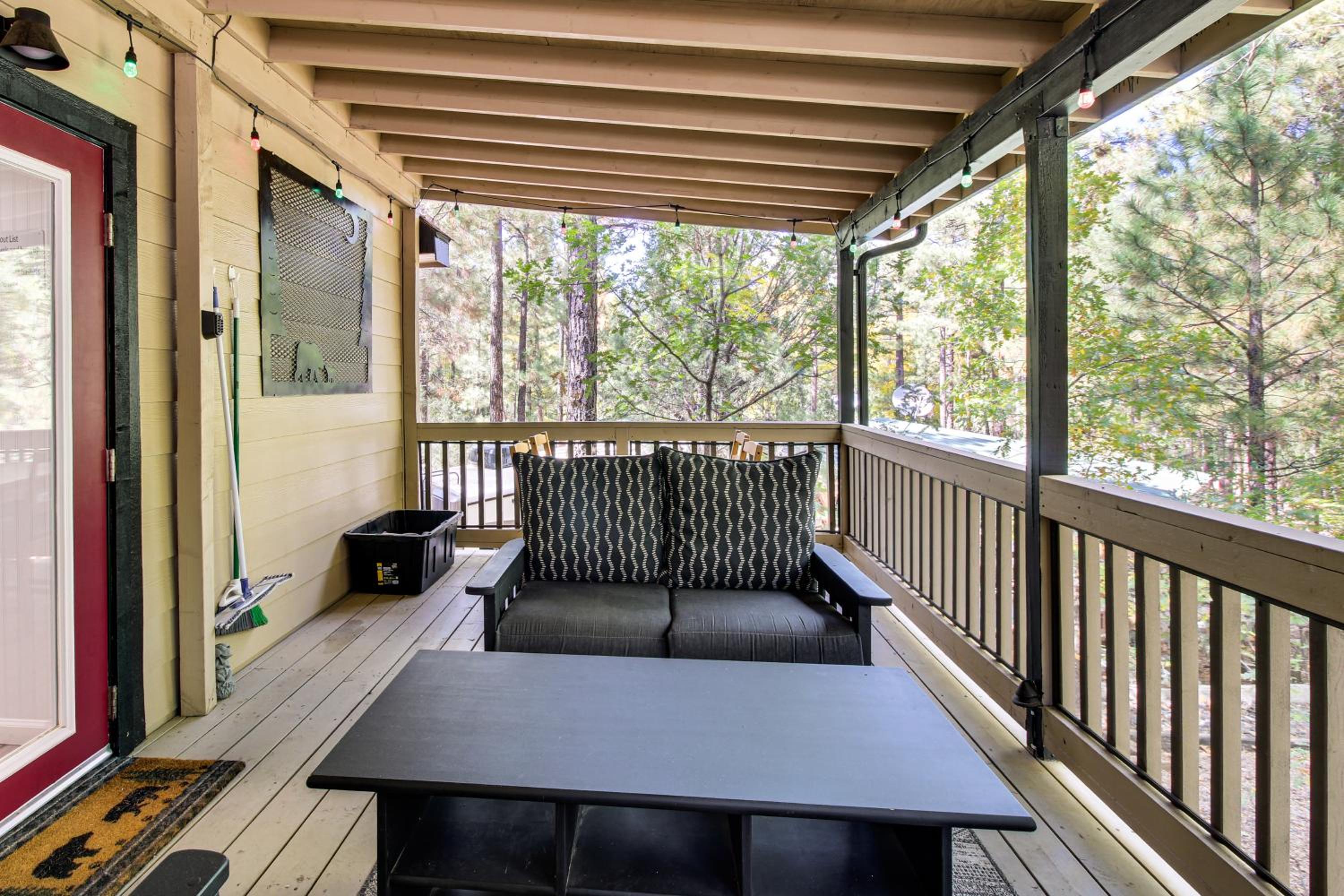 Pet-Friendly Show Low Cabin with Trail Access!